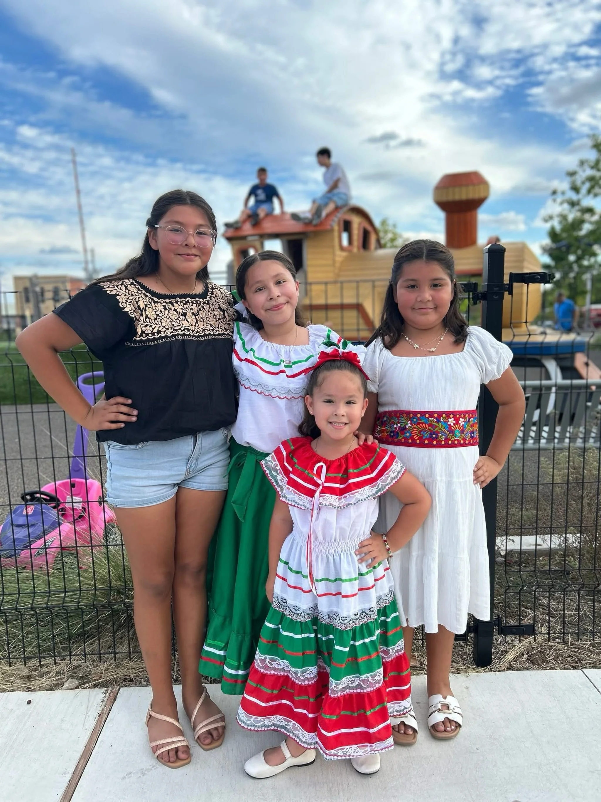 🎉 &iexcl;La Cultura Market regresa a Elgin! 🎉

Acomp&aacute;&ntilde;anos el s&aacute;bado 16 de mayo de 4pm a 9pm en Veterans Memorial Park para una tarde llena de cultura, m&uacute;sica, comida deliciosa, vendedores locales y diversi&oacute;n para