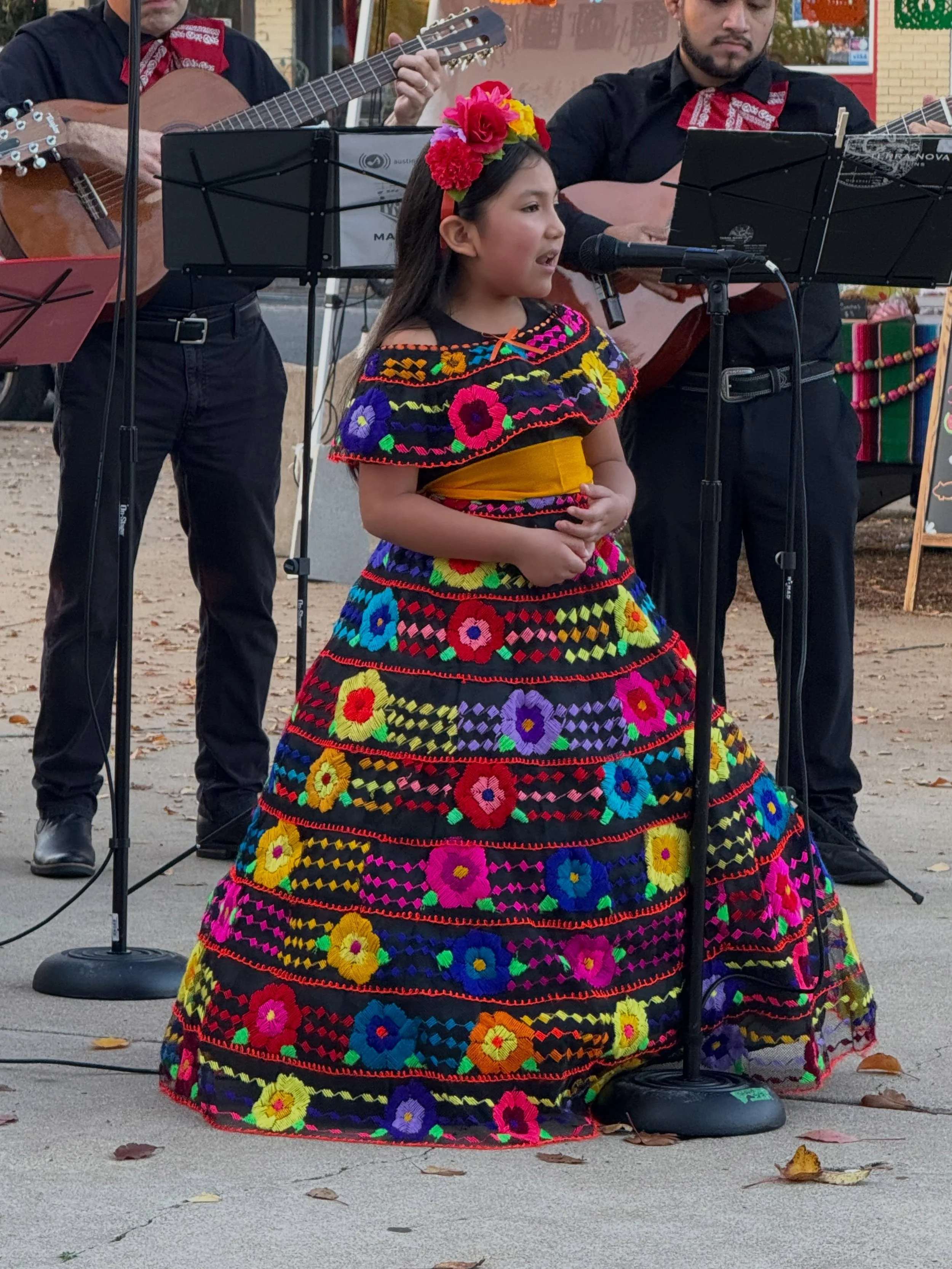 🇲🇽❤️ &iexcl;Feliz inicio del Mes de la Herencia Hispana! ❤️🇲🇽

&iexcl;Y qu&eacute; mejor manera de celebrarlo que con VIVA ELGIN este s&aacute;bado! 🎉

🎶 M&uacute;sica EN VIVO con @legadocalentano 
🎺 Mariachi with @mariachi_sol_eterno 
🎤 Pres