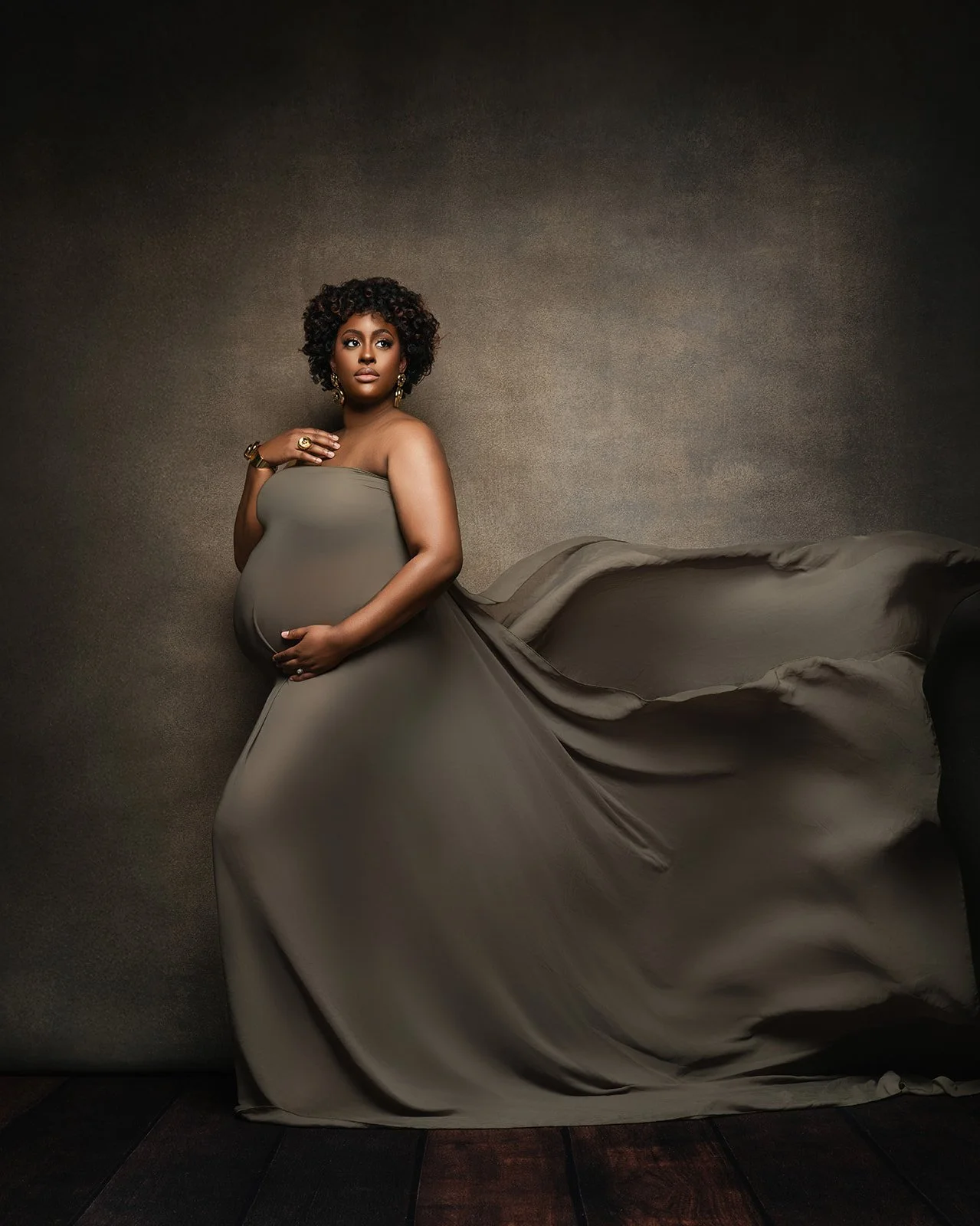 Fine art maternity portrait photographed by Houston maternity photographer