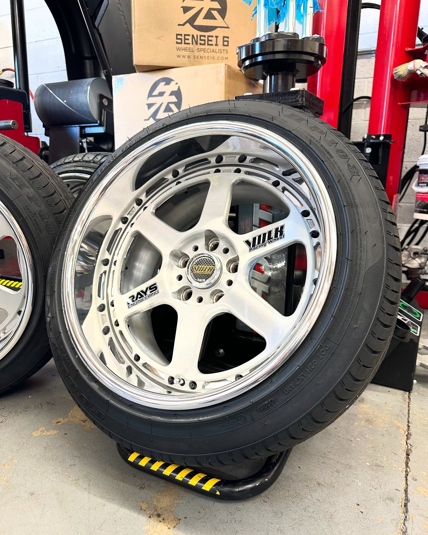 Happy Monday! These gorgeous Volk GT-P wheels came in to get some tires installed. Love a freshly restored and built set of wheels 😍 The brushed faces are absolute perfection 😎 /// @tordbutt @sensei.6 @rayswheels_official 

Want to get your perfect