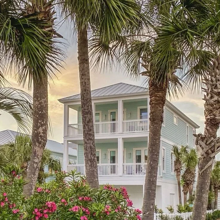 Nothing better than the sunny beach&rsquo;s of Florida and a Coastal Margarita! ☀️