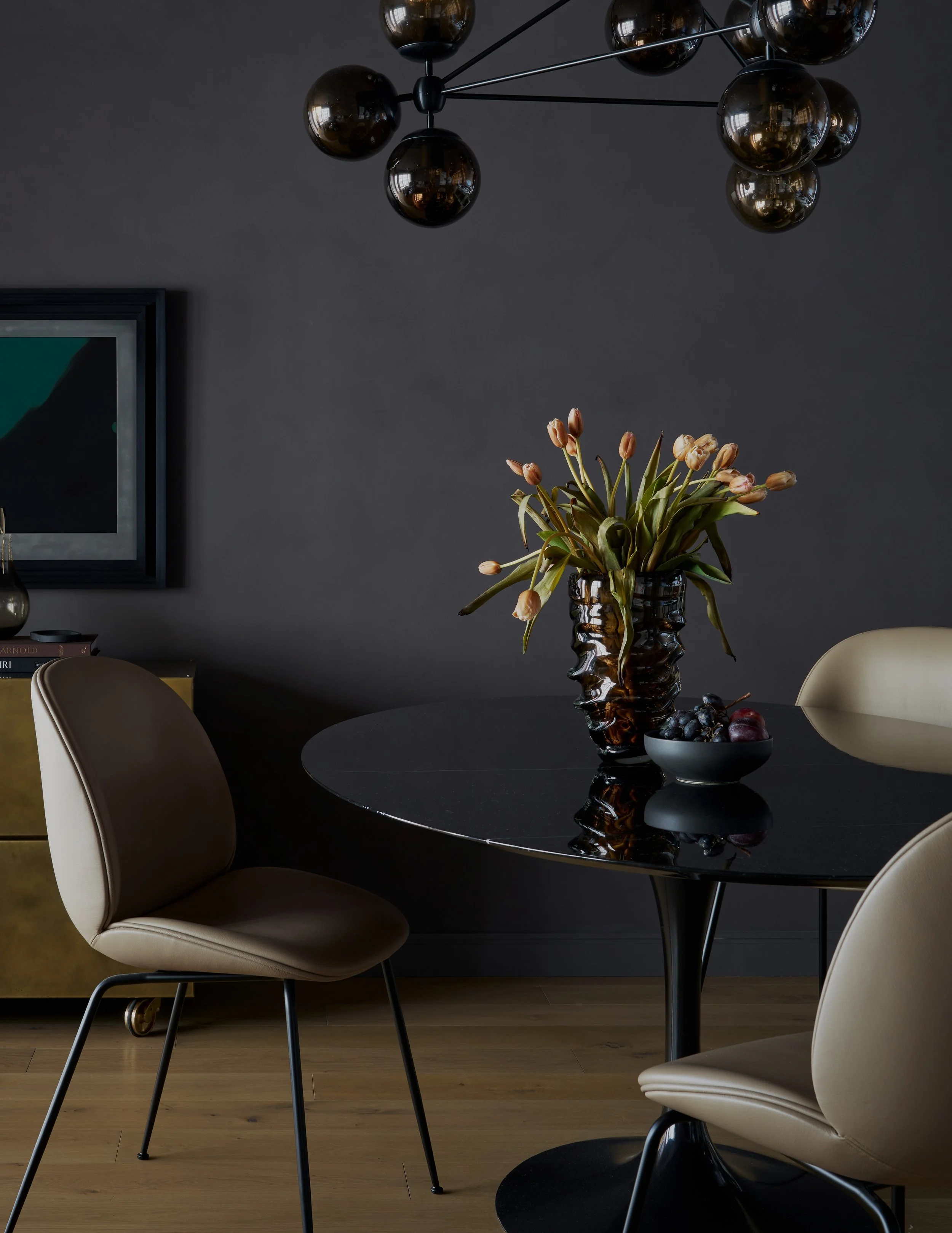 gramercy-park-manhattan-residence_dining-room_01.jpg