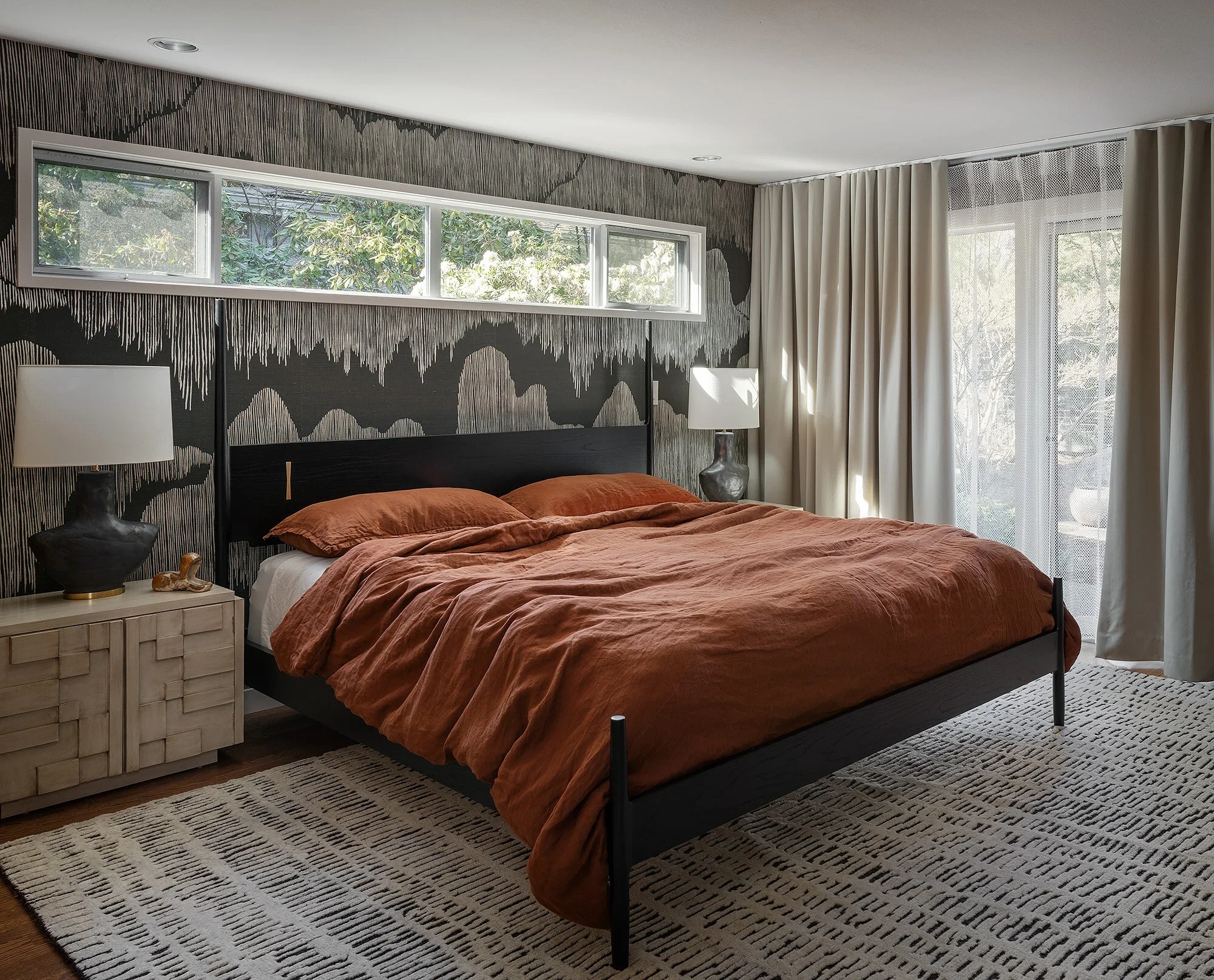 windermere-classic-mid-century_primary-bedroom_01.webp