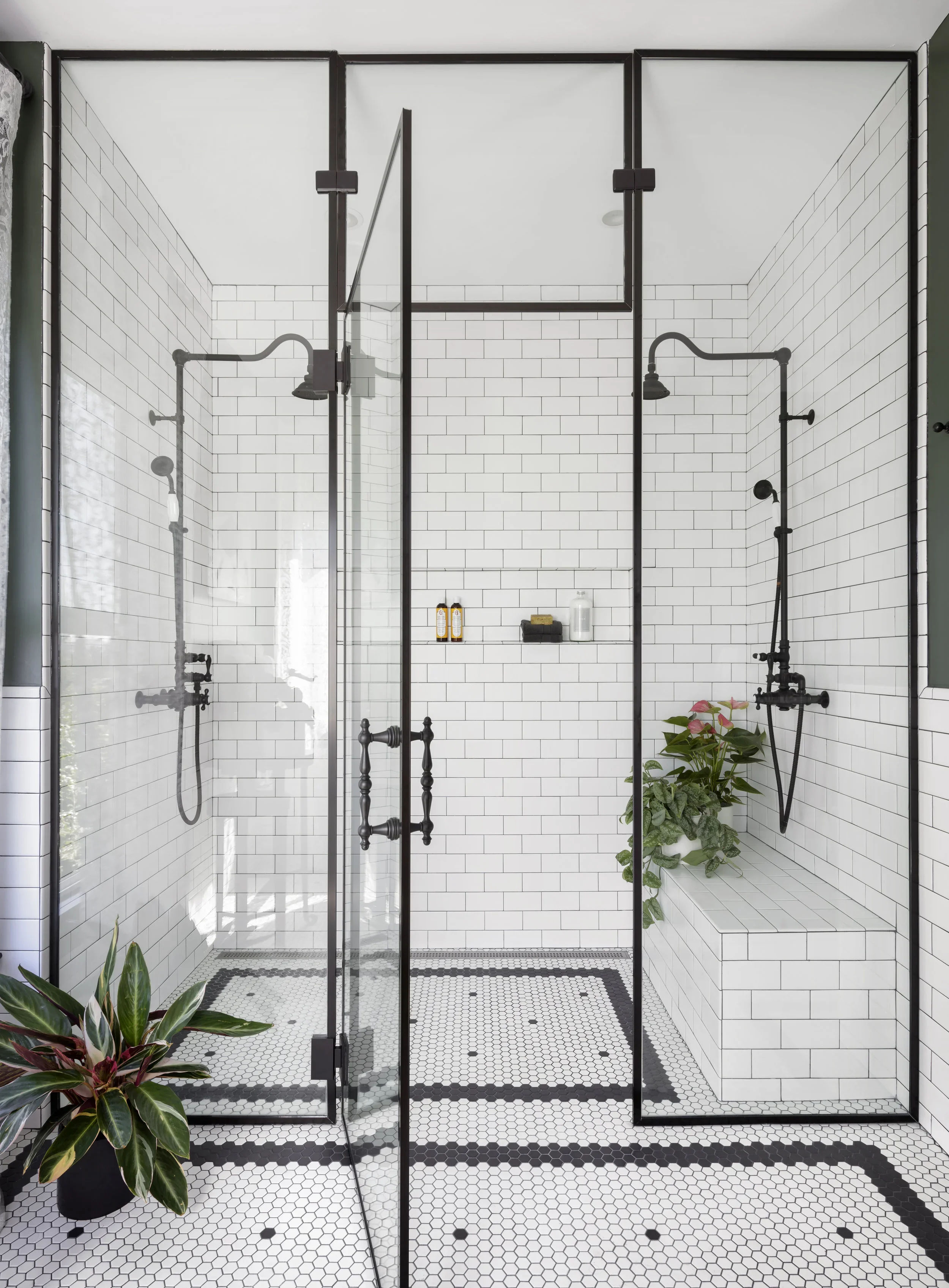 MDID_Seattle-Historic-Landmark_Historic-Shower-Tile-Pattern.webp