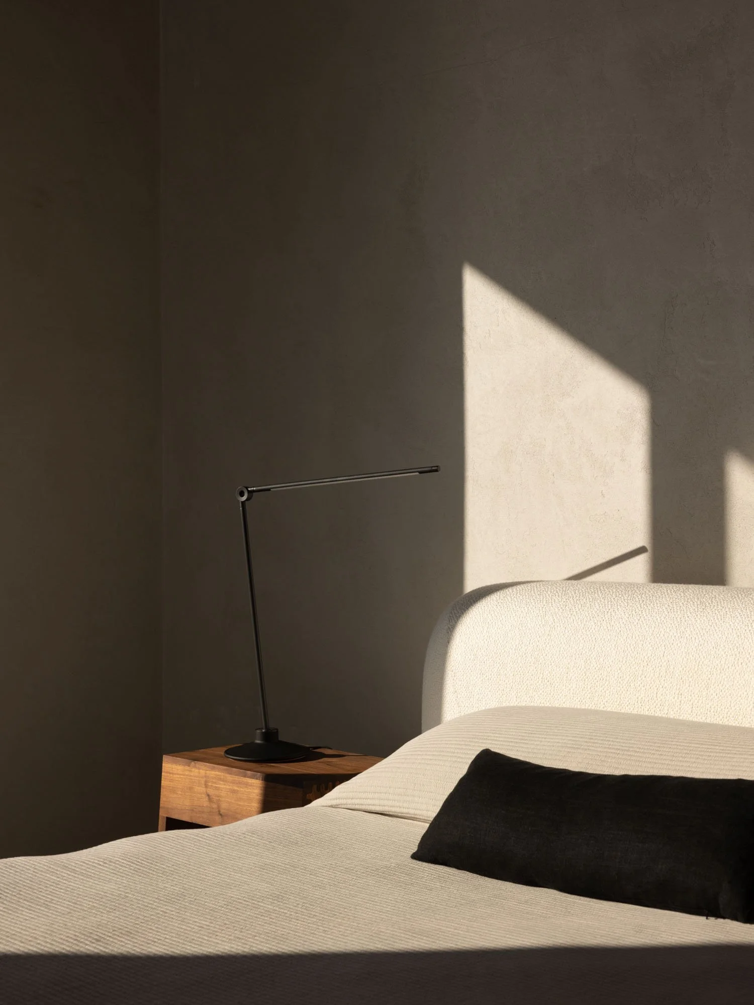 arch-cape-beach-house_primary-bedroom_06.jpeg
