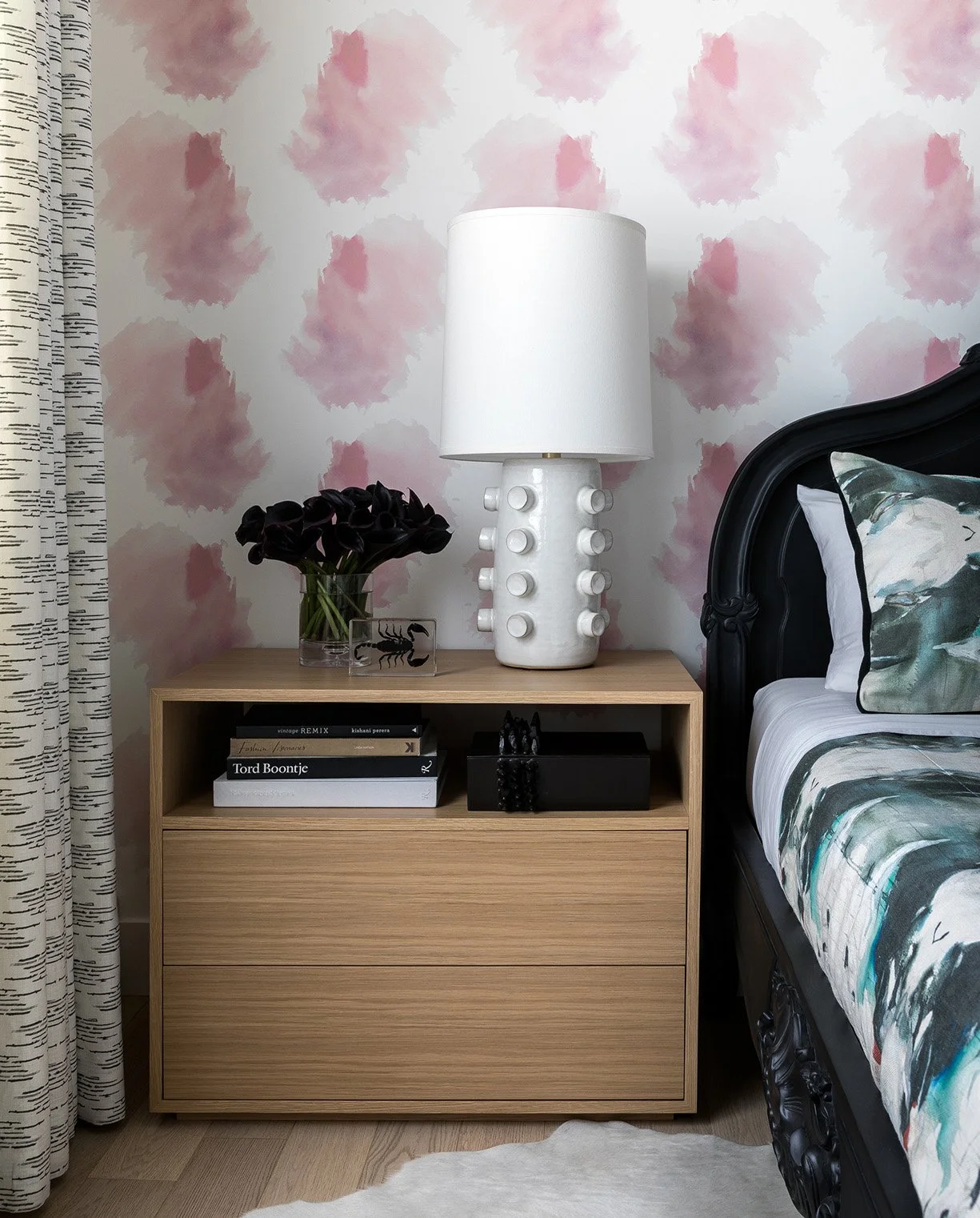 first-hill-maximalist-condo_guest-bedroom_02.jpg