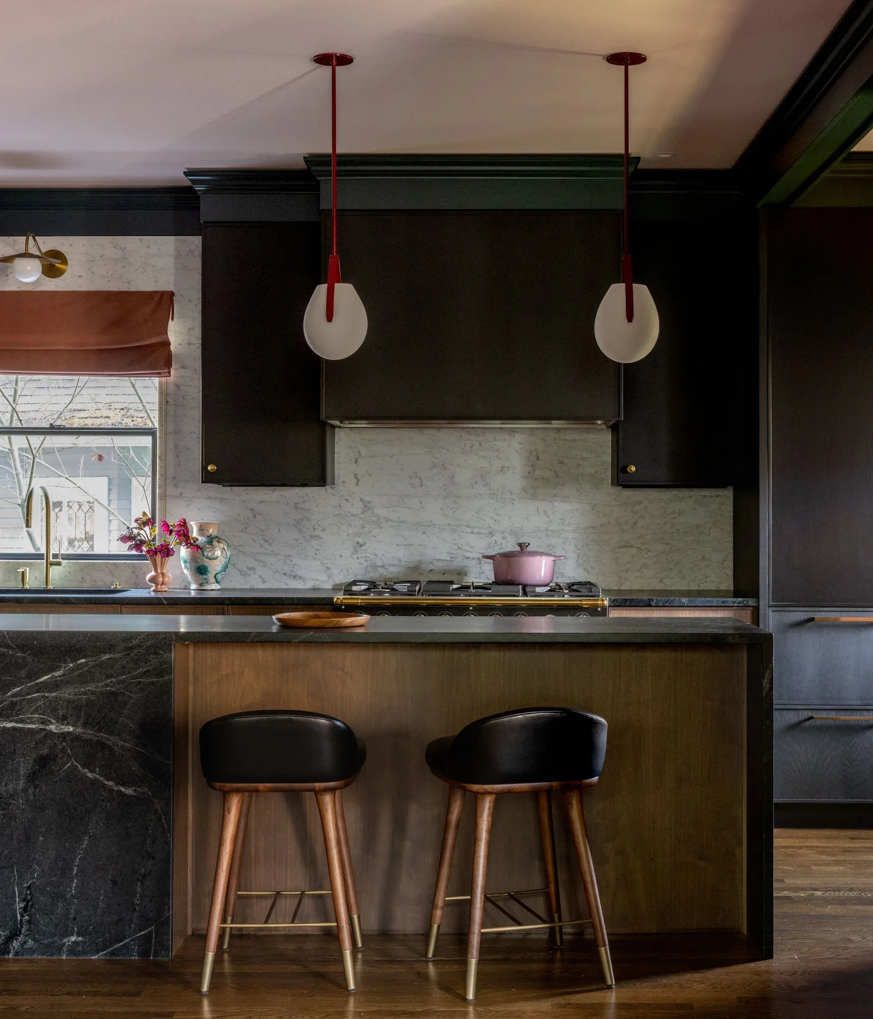ravenna-historic-seattle-craftsman_kitchen_01.webp