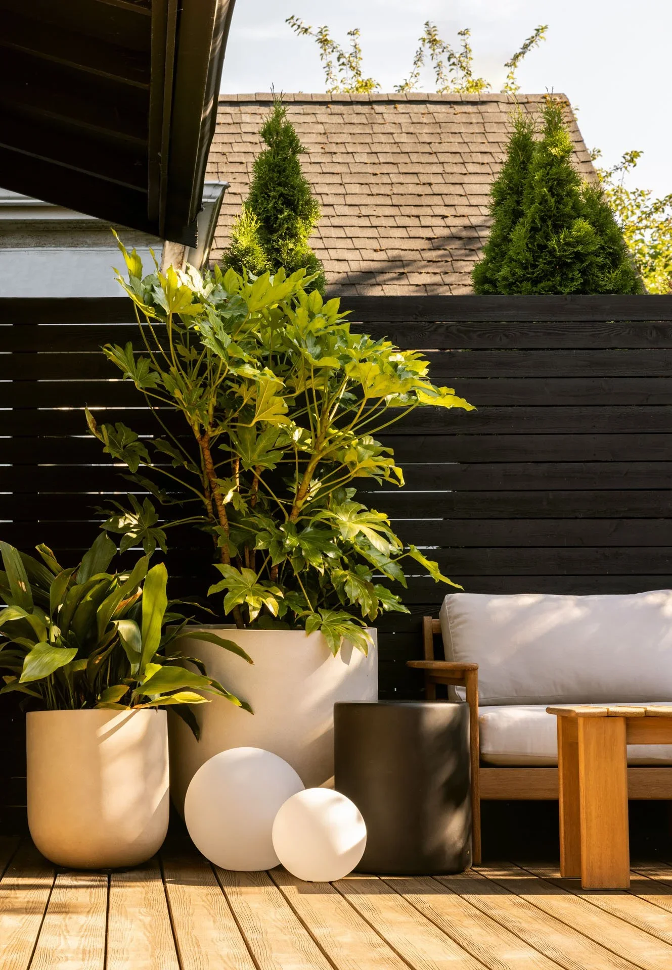 leschi-seattle-outlook_exterior_02.webp