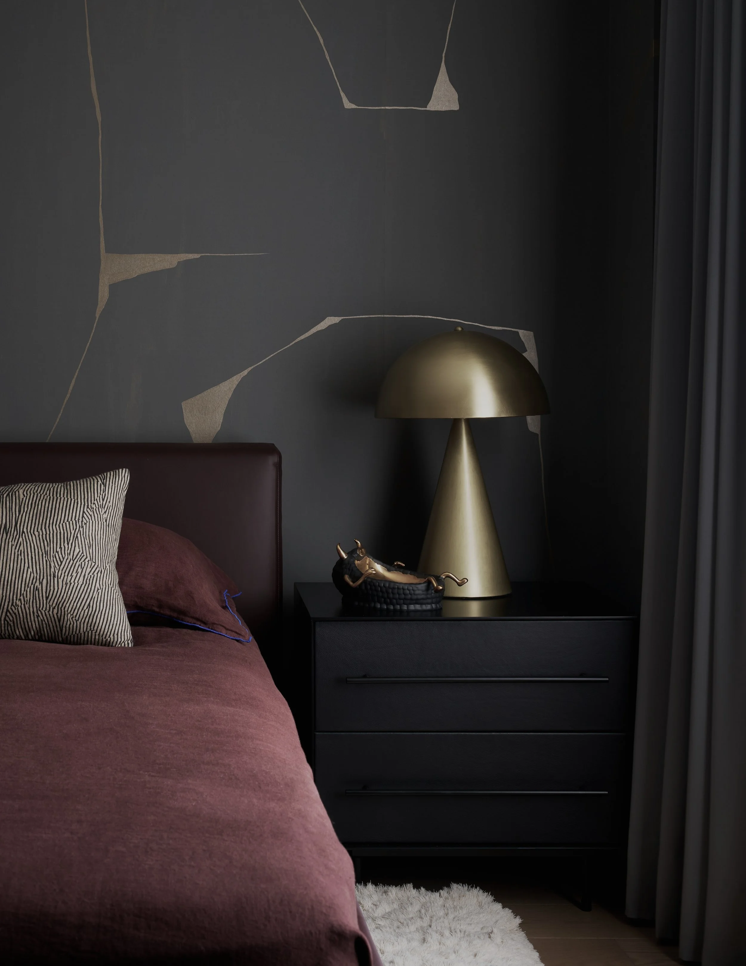gramercy-park-manhattan-residence_primary-bedroom_02.jpg