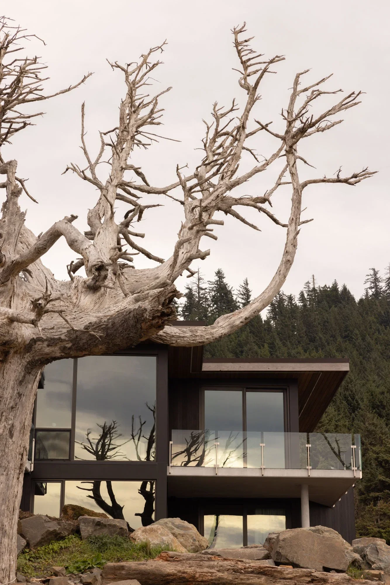 arch-cape-beach-house_exterior_01.webp