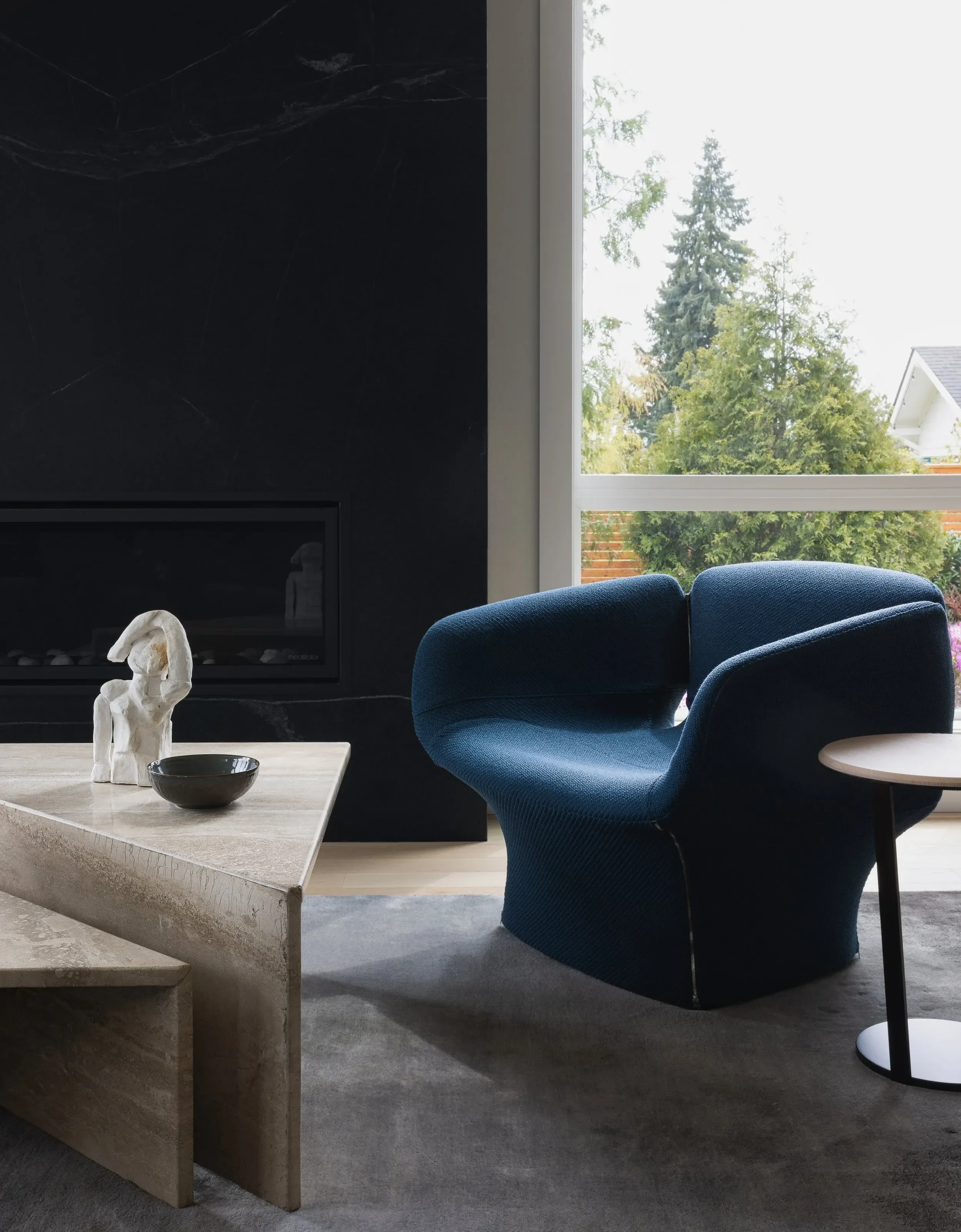 kirkland-custom-modern_fireplace_01.webp