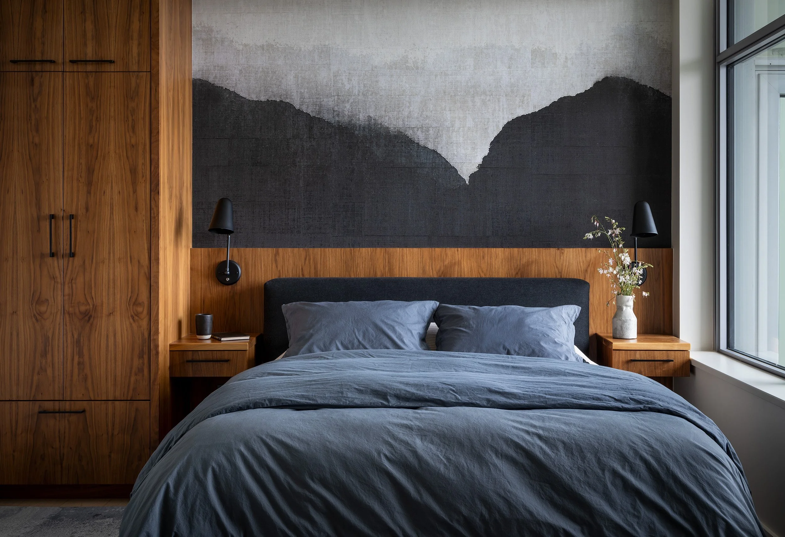 belltown-seattle-urban-retreat_guest-bedroom_01.jpg