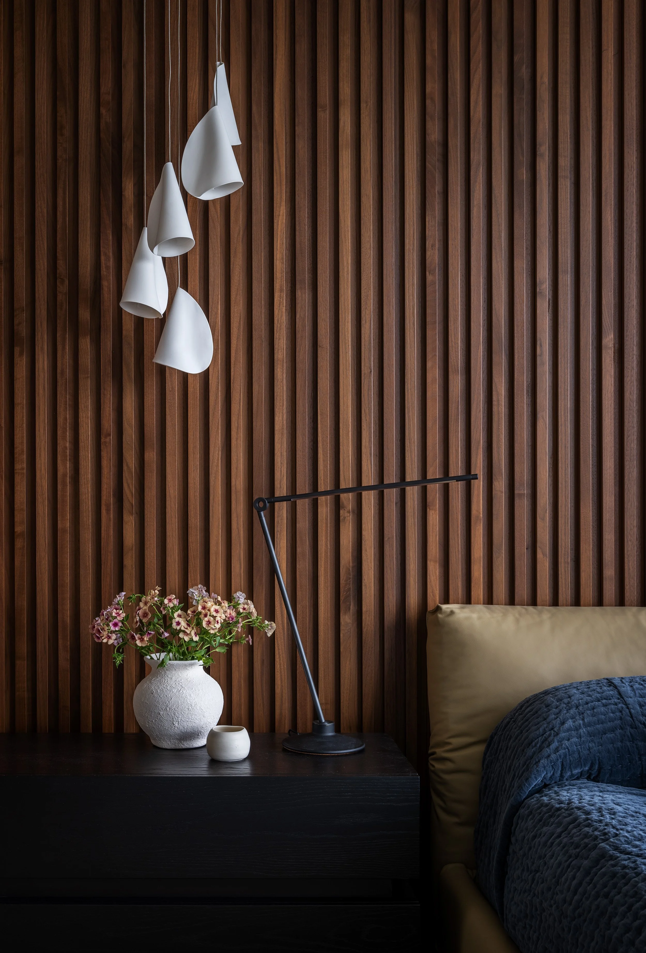 belltown-seattle-urban-retreat_primary-bedroom_05.jpg