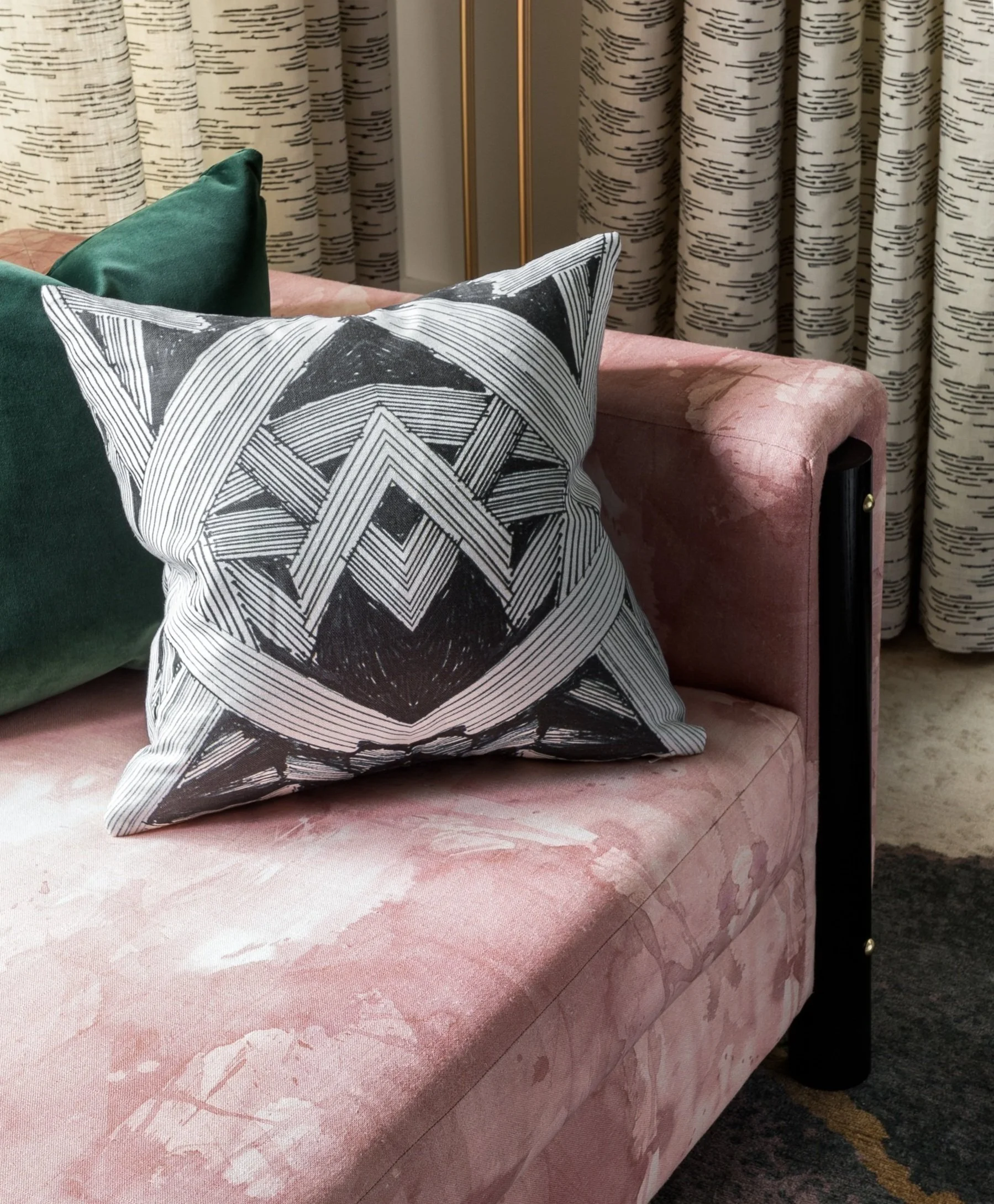 first-hill-maximalist-condo_details_03.jpg