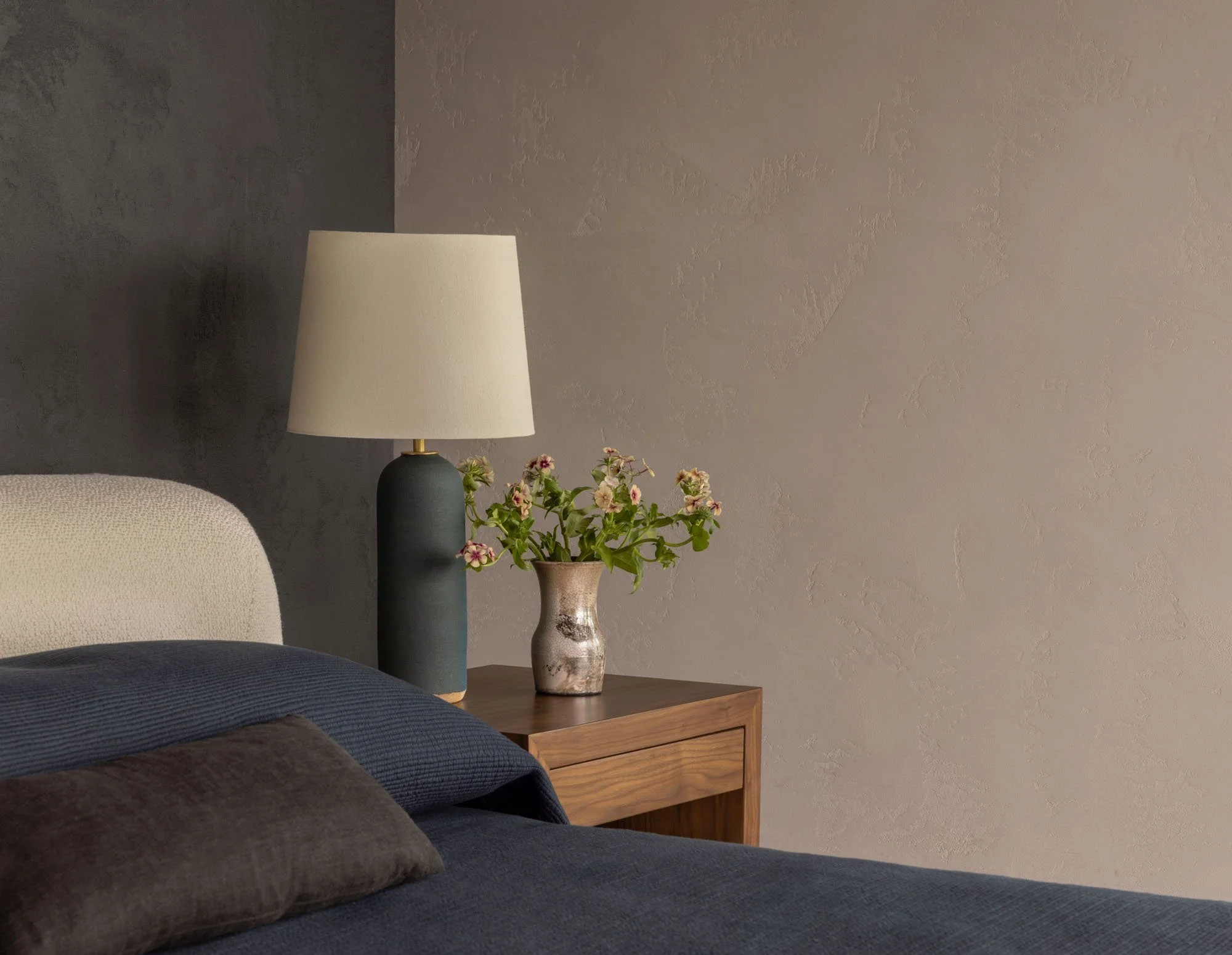 arch-cape-beach-house_primary-bedroom_02.jpeg