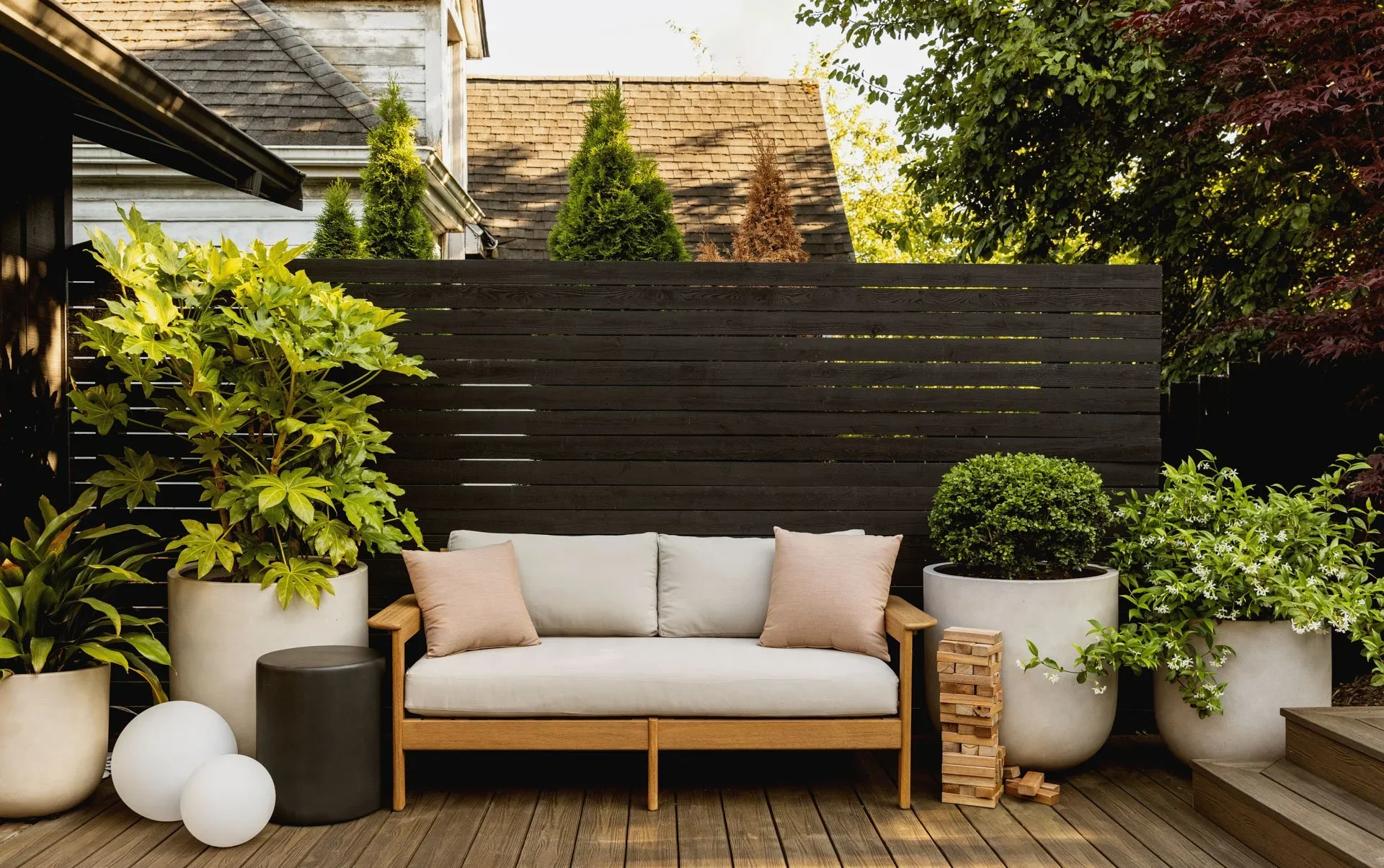 leschi-seattle-outlook_exterior_01.webp