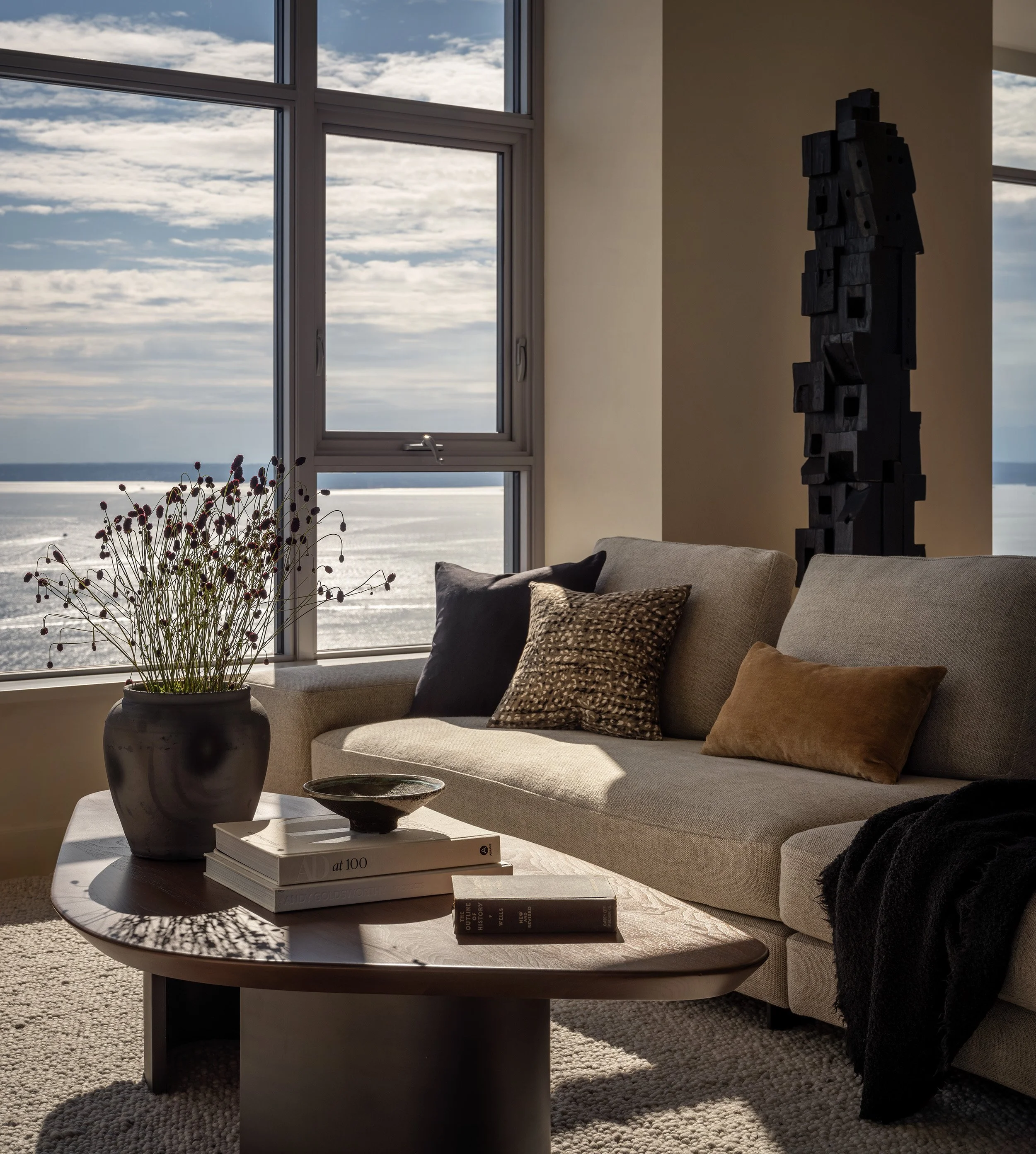 belltown-seattle-urban-retreat_living-room_01.jpg