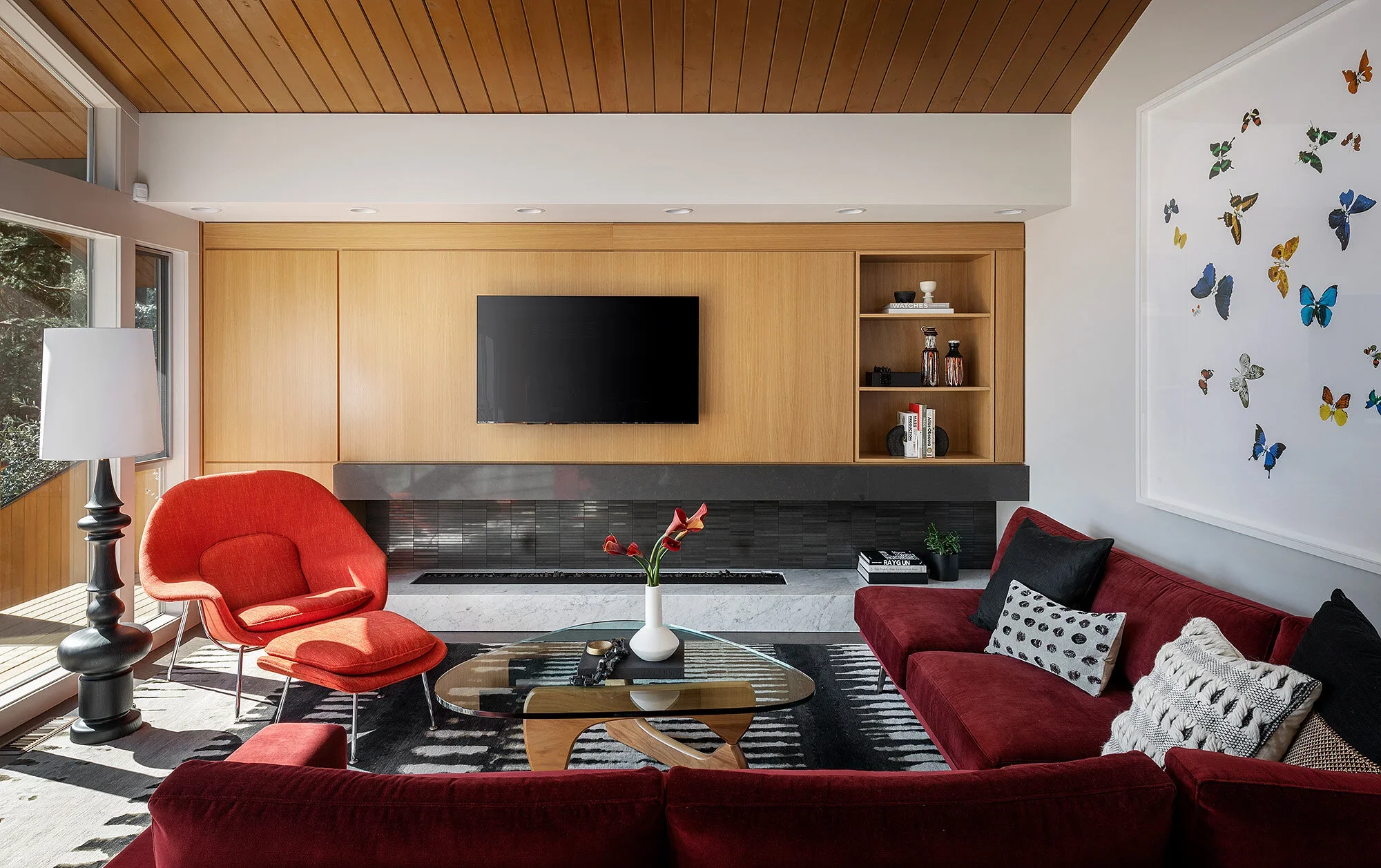 windermere-classic-mid-century_family-room_01.webp