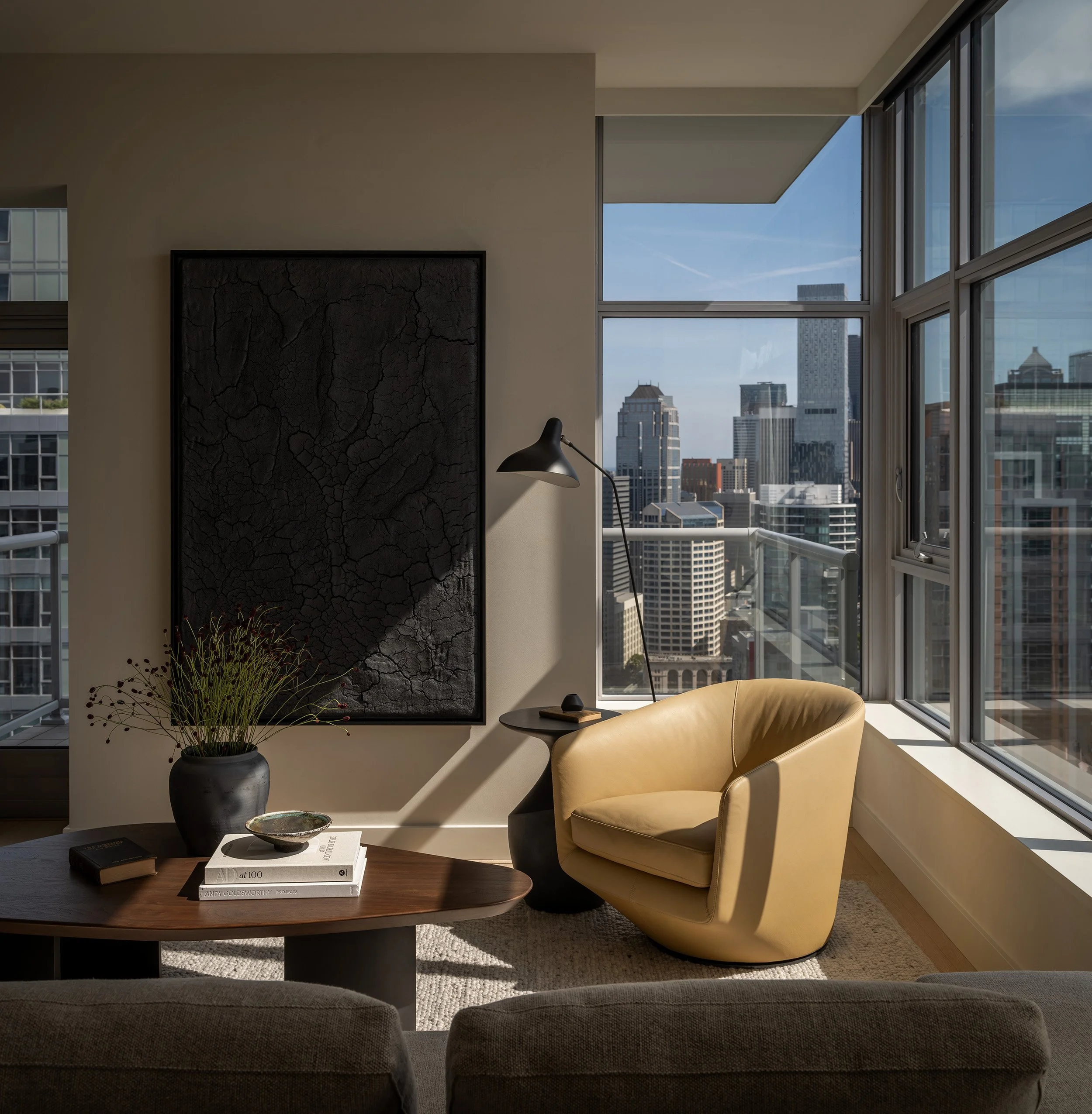belltown-seattle-urban-retreat_living-room_05.jpg