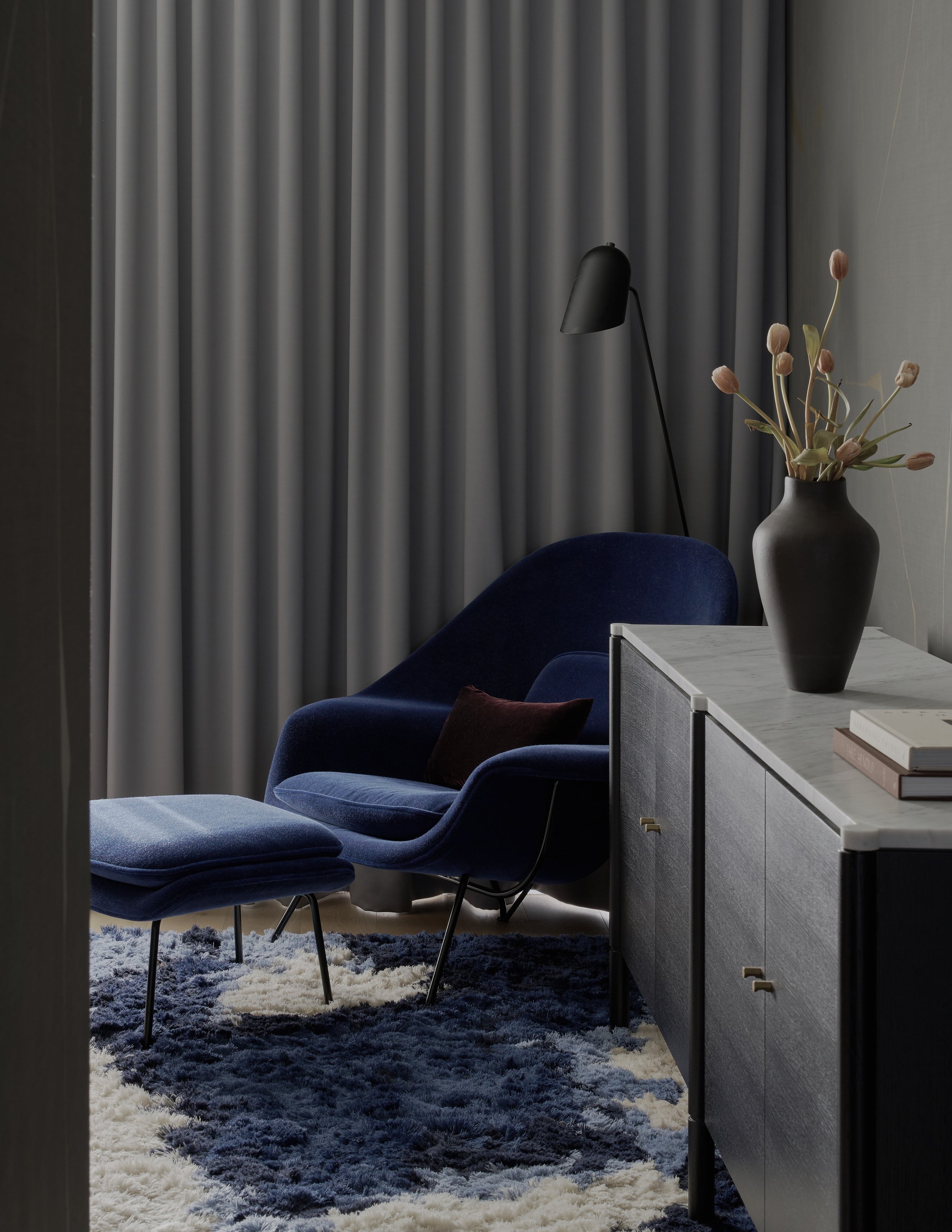 gramercy-park-manhattan-residence_primary-bedroom_03.jpg