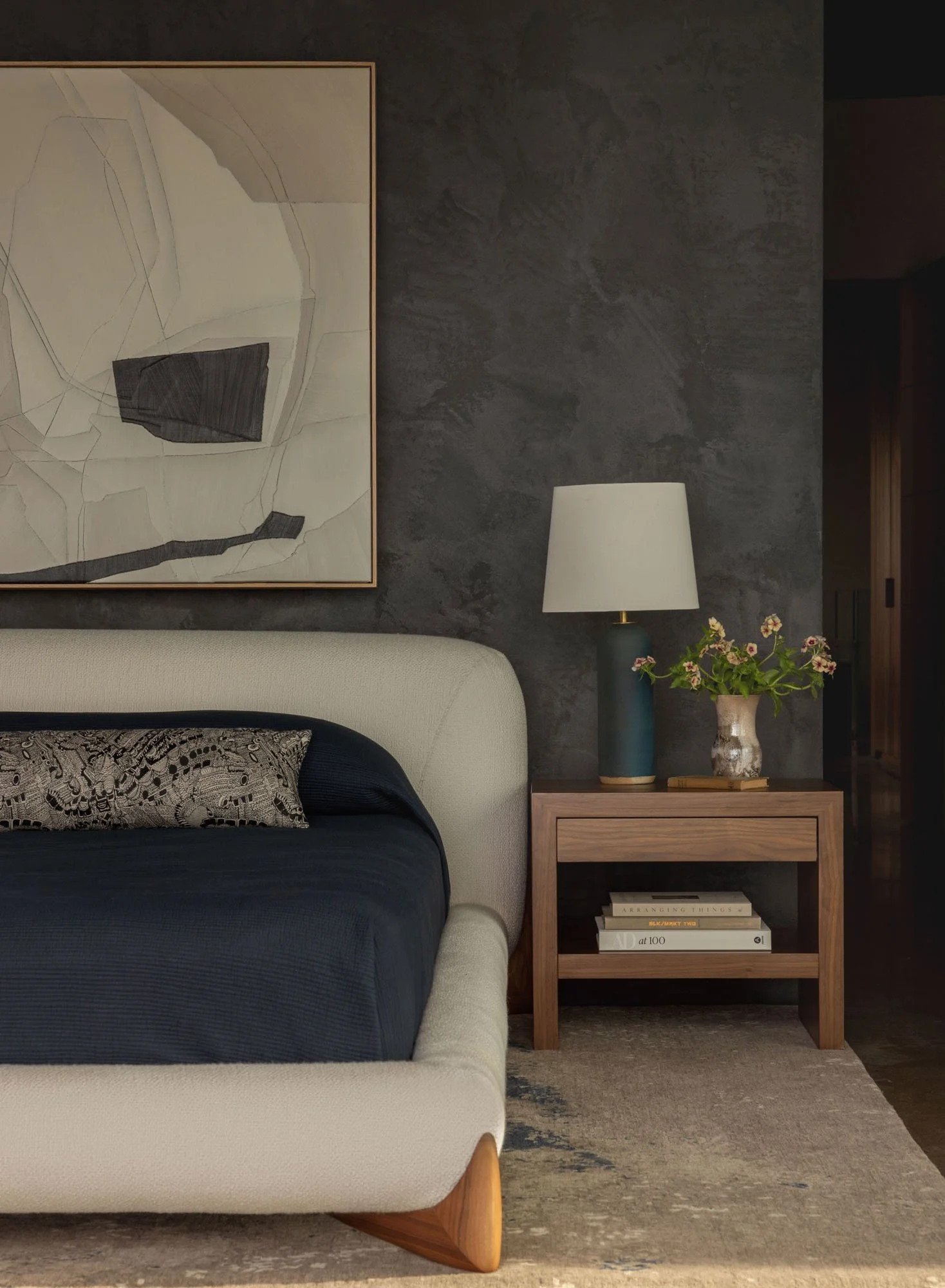 arch-cape-beach-house_primary-bedroom_01.jpeg