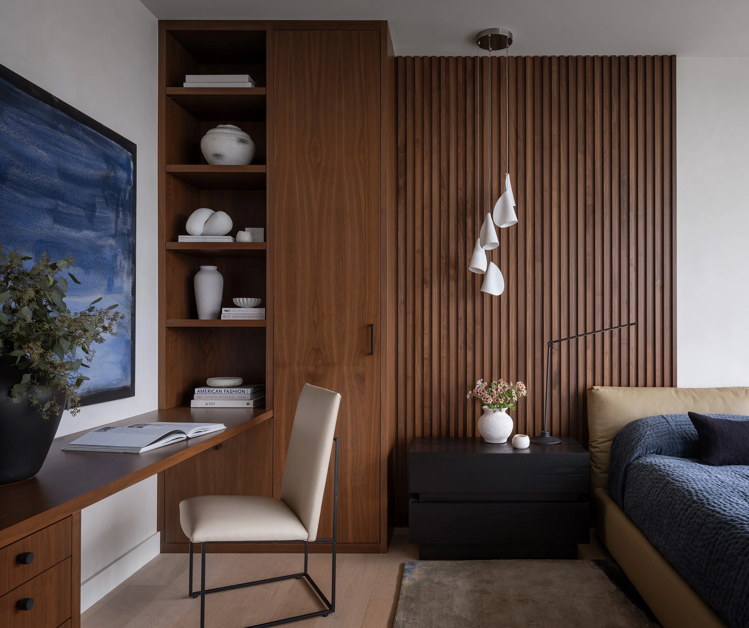 belltown-seattle-urban-retreat_primary-bedroom_04.jpg