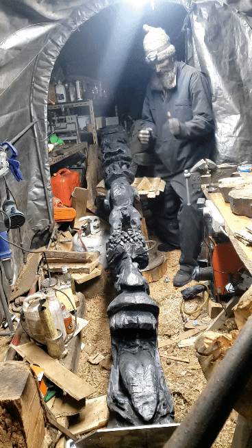 Daning with a Tiki named elvis