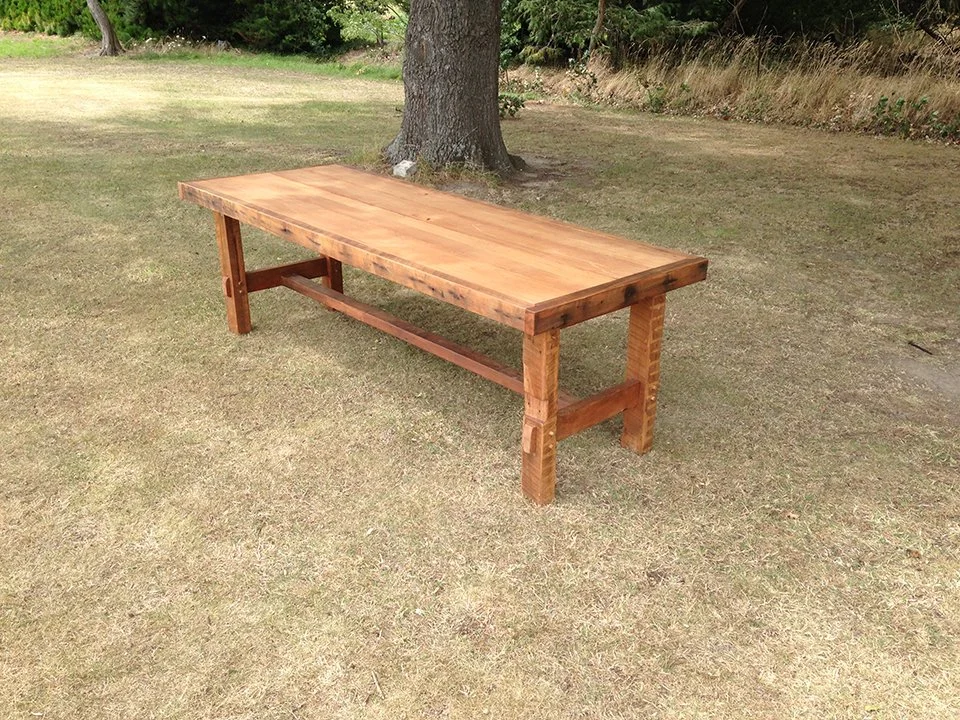 Rimu Table