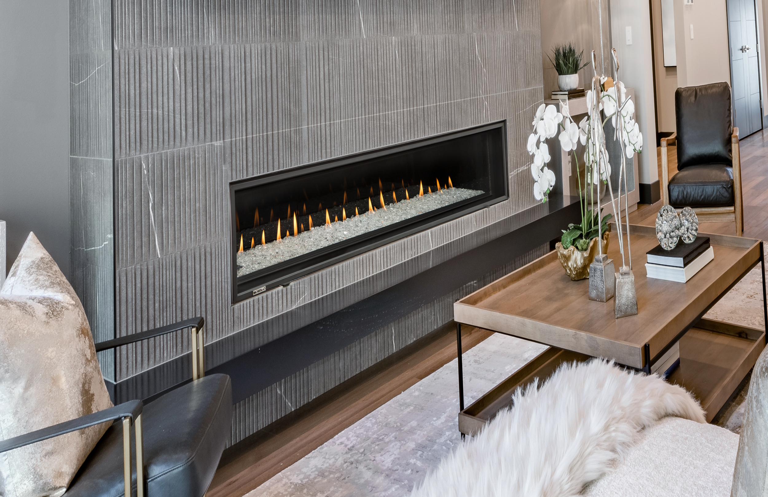 Introducing the DELRAY Linear DRL7213-2. This minimalist residential gas fireplace offers elegance and efficiency at an entry level price point.

With a slim framing depth, the DELRAY can add sleek contemporary styling to both new construction and re