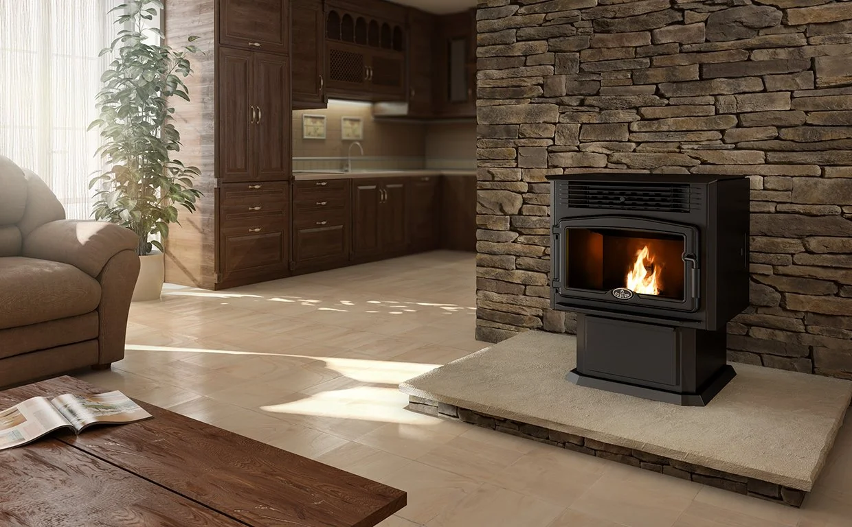 The new Osburn 2500 pellet stove is an entry-level appliance, roughly comparable to the 3000 model, whose appearance is more like that of a conventional wood stove. Although slightly different in some respects than its congener, it still retains the 