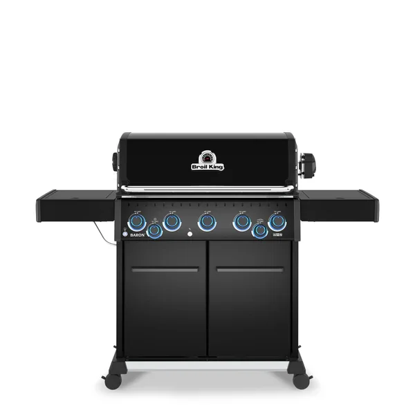The Baron™ 590 Pro Shadow delivers power, versatility, and style for unforgettable backyard cookouts. With 780 sq. in. of total cooking space, including 570 sq. in. primary area and a stainless-steel warming rack, it is built to handle a crowd. Five 