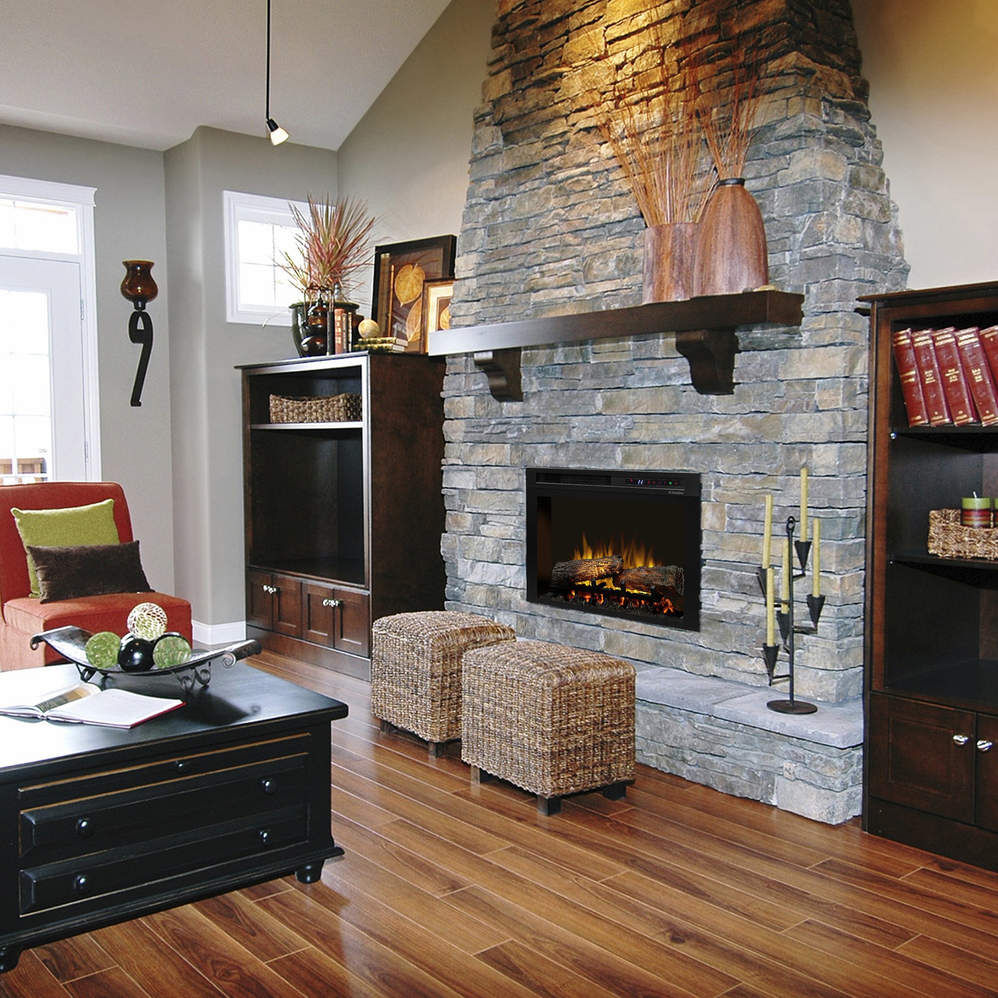 IWith a thin, black glass surround revealing flames that are vivid day or night, the Nova invites you to get cozy by the fire. Customize the flames and create the perfect atmosphere by adjusting the LED lighting with the remote control or built-in to