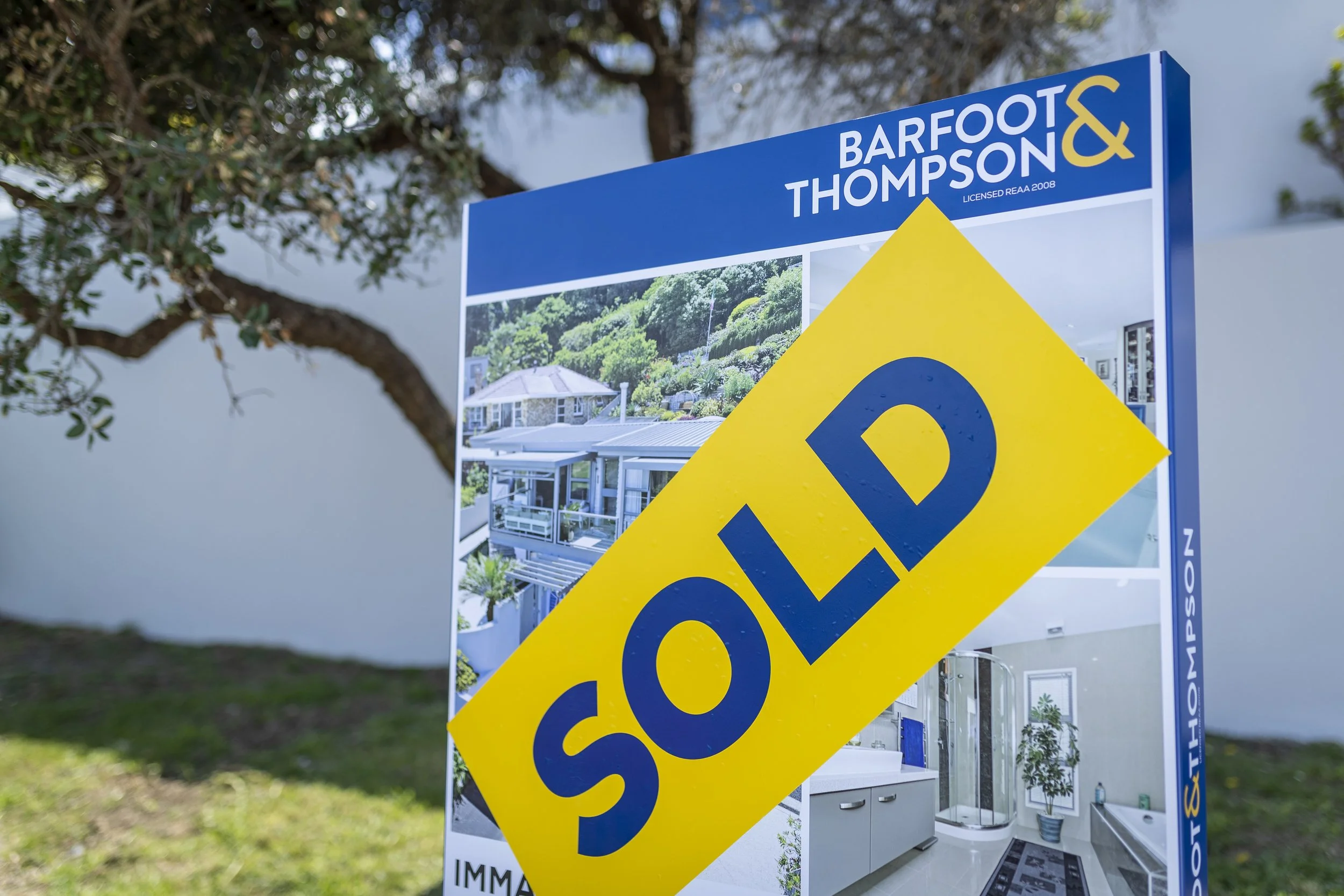 Auckland house buyers shrug off bad economic news