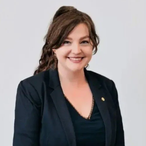 Headshot of Kelcey Armstrong-Walenczak