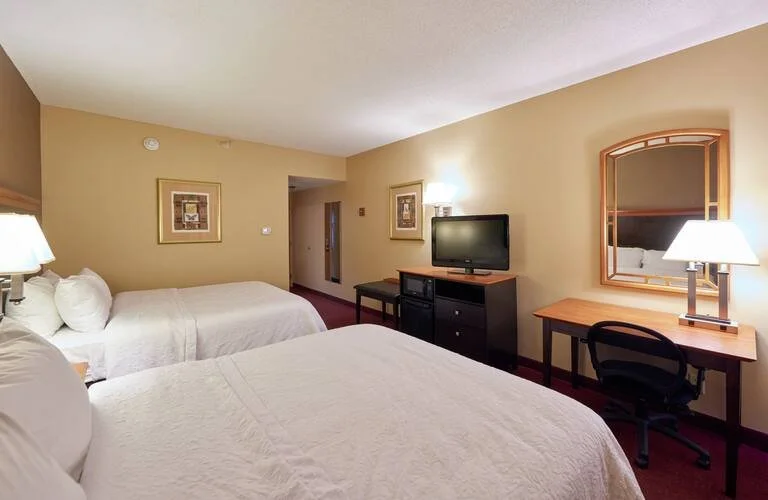 standard-2-queen-beds-room.jpeg