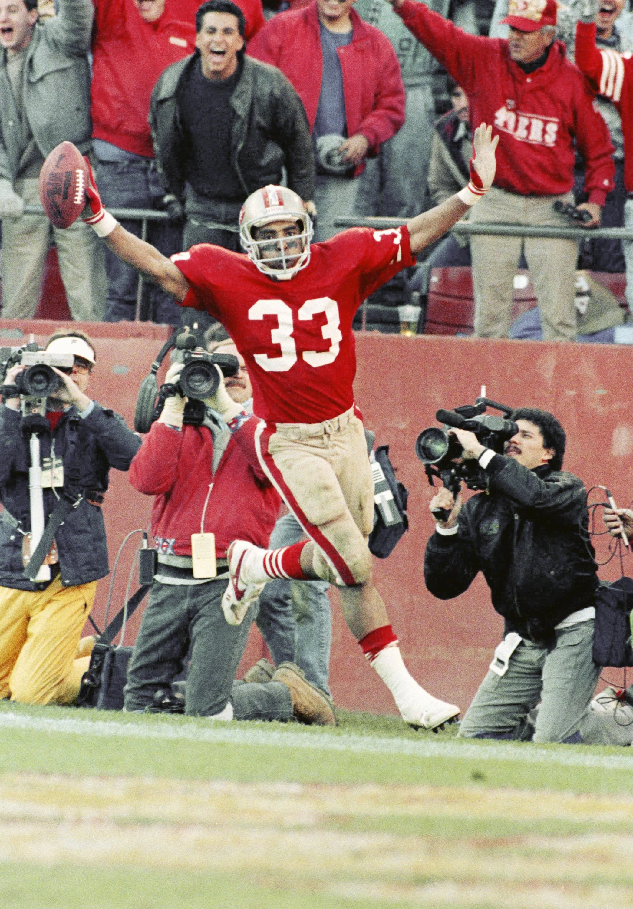 First player to score three (3) touchdowns in a Super Bowl (SBXIX)