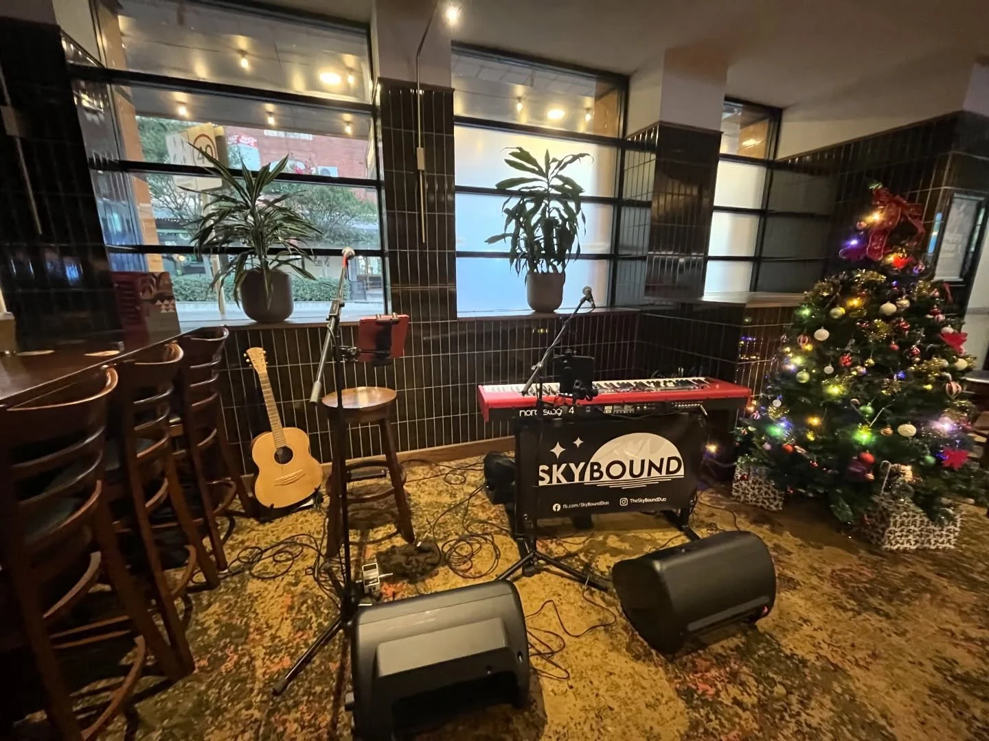 Lovely Saturday night at the Guildford Hotel ☀️☀️☀️