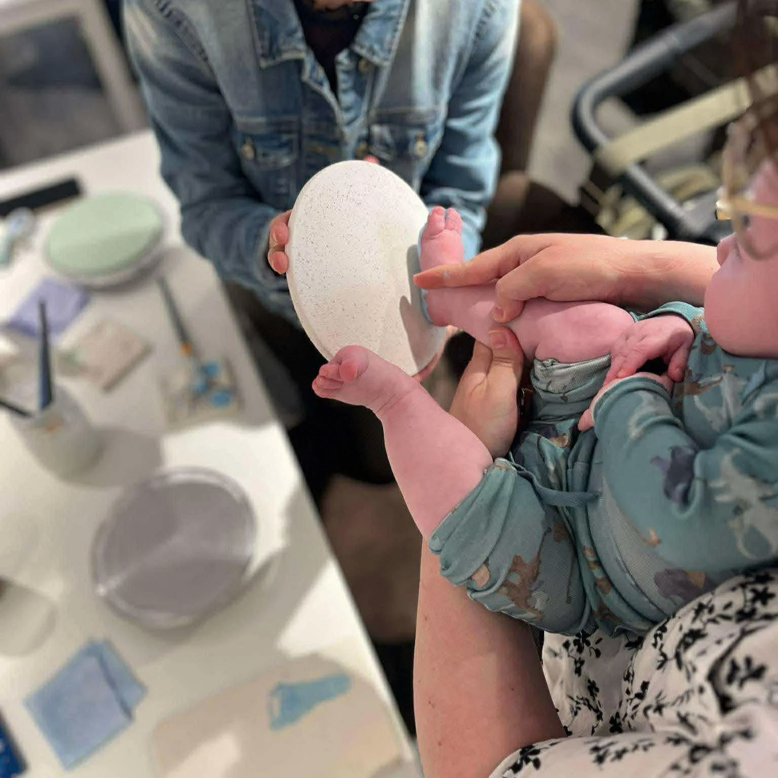 Babyaftryk på keramik af babyfod