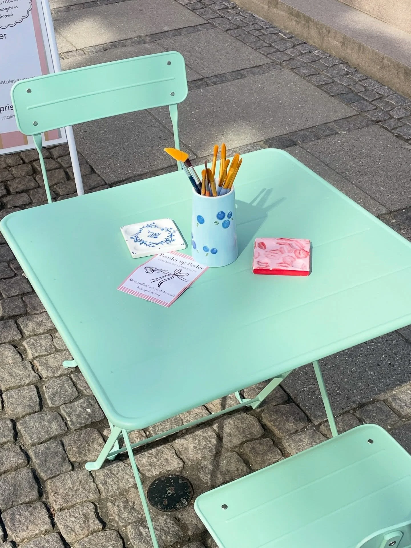 ✨ Husk at vi har 10% hele april og maj i K&oslash;ge ✨

Hvem skal du have med? 🎀 

#k&oslash;ge #kreativ #hygge #keramik #visitk&oslash;ge