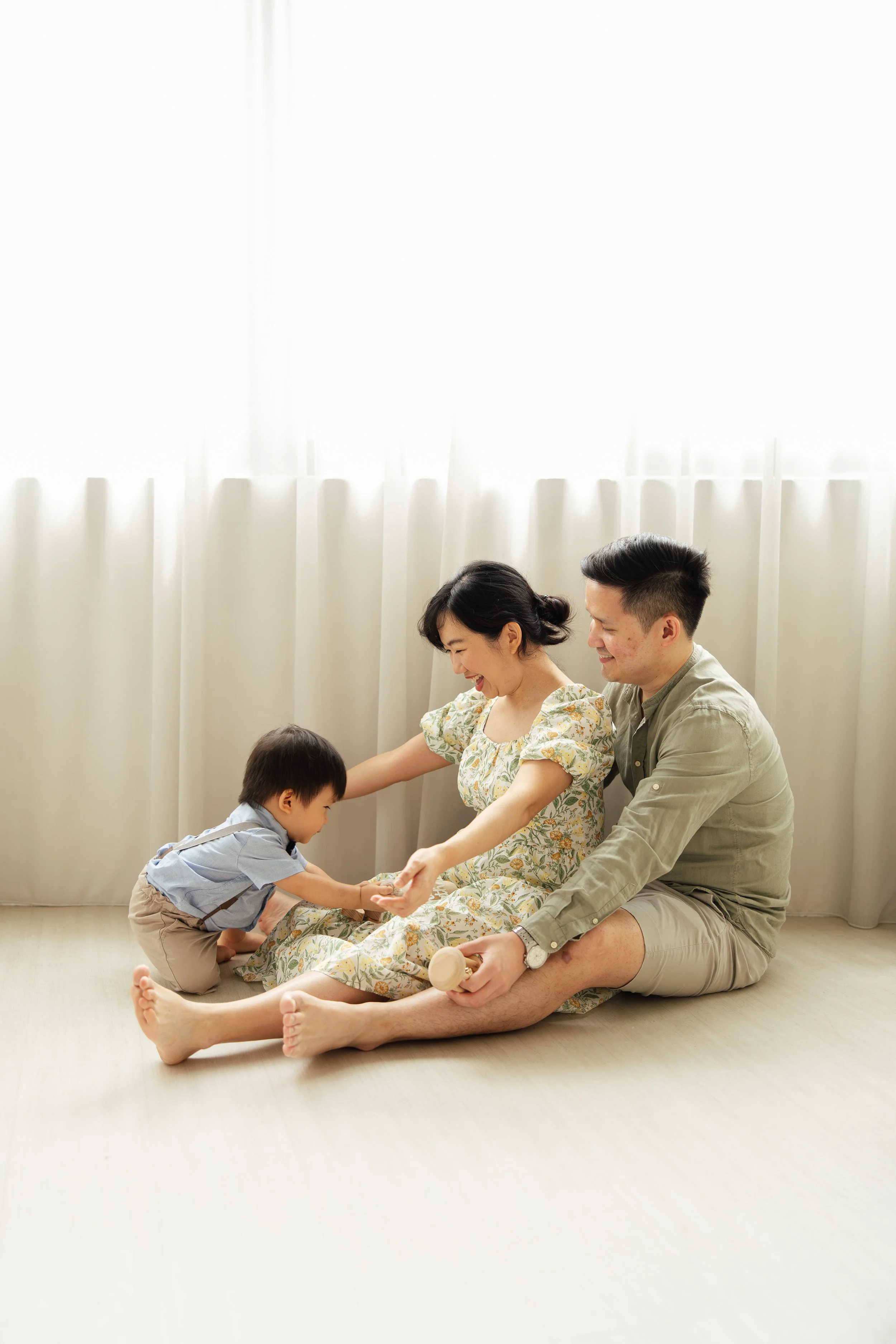 FamilyPhotoshootPetite-GenevieveJoelTobias-011.jpg