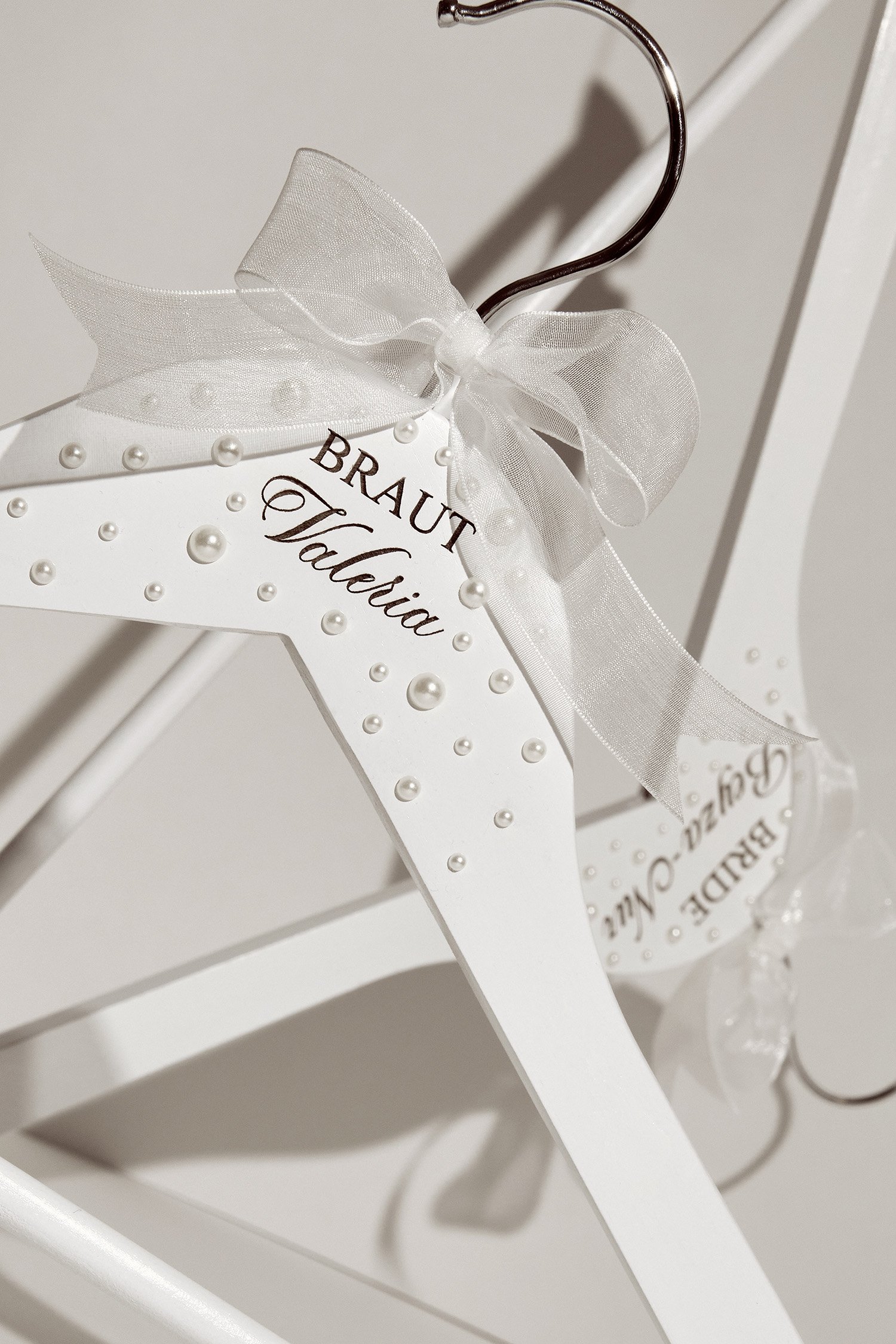 Kleiderbuegel-Hochzeit-Wedding-Schild-Deko-braut.jpg