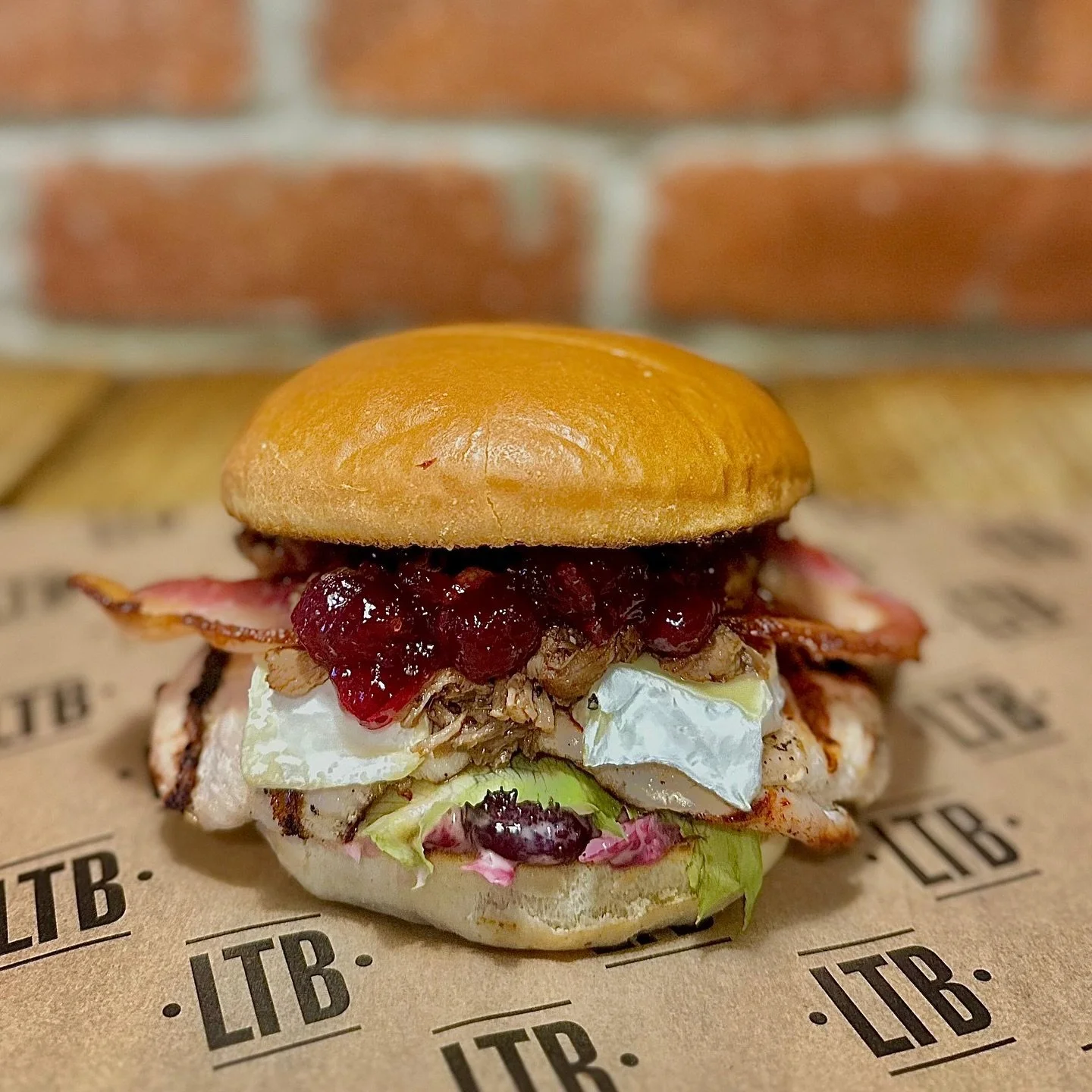 🚨It&rsquo;s BACK🚨
 🎊🎄🎁🥳🎉🍔

-Feeling festive?
Come and try our annual Festive Fix

-Xmas slaw
-Lettuce
-Buttermilk chicken breast
-Xmas pulled pork, bacon
-Brie cheese
-Cranberry sauce in a brioche bun