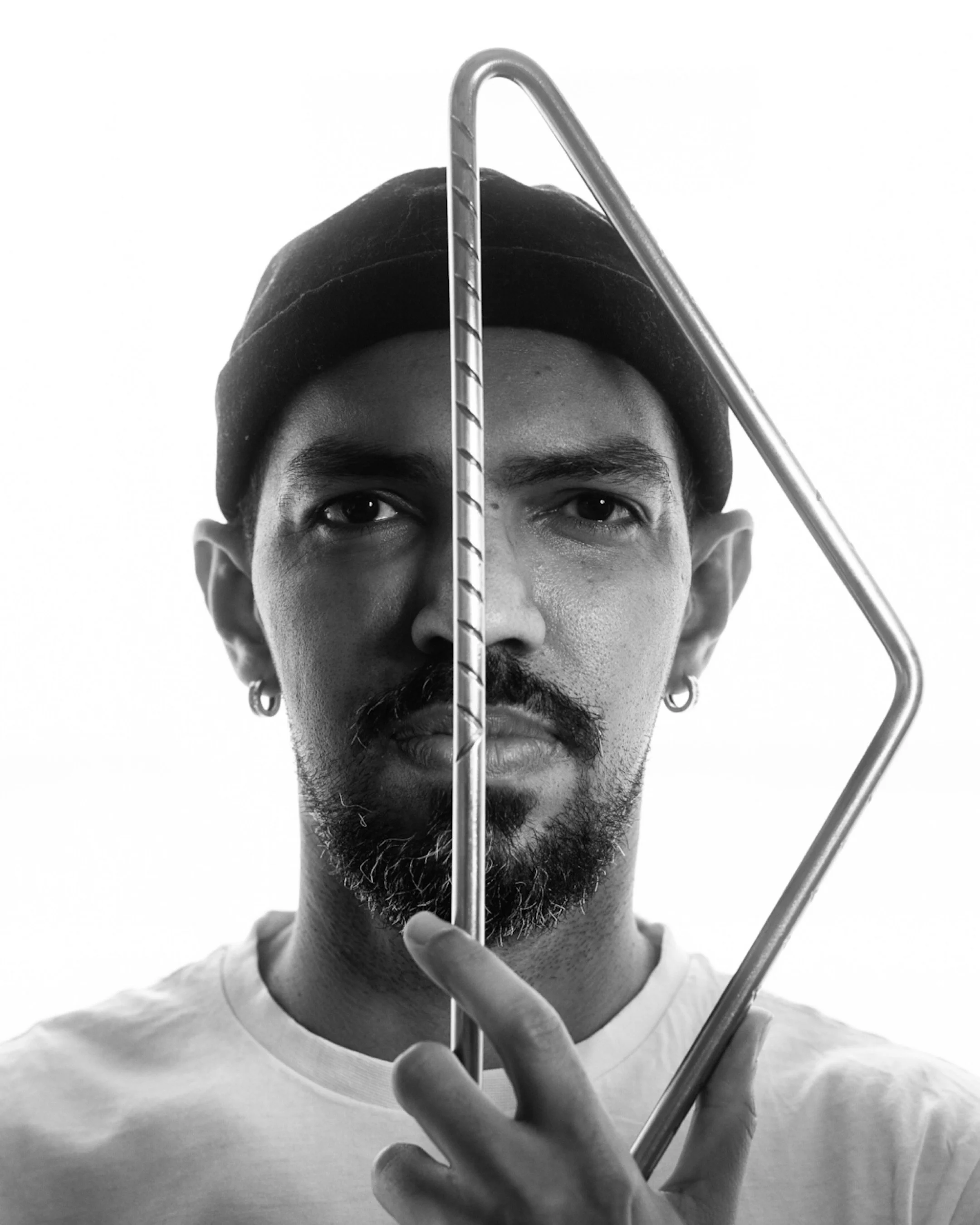 Not every portrait is about showing a face. Sometimes it&rsquo;s about revealing the different languages an artist speaks.

From dancer to teacher, from musician to DJ, this series explores the layers that coexist in Tau&rsquo;s artistic identity.

I
