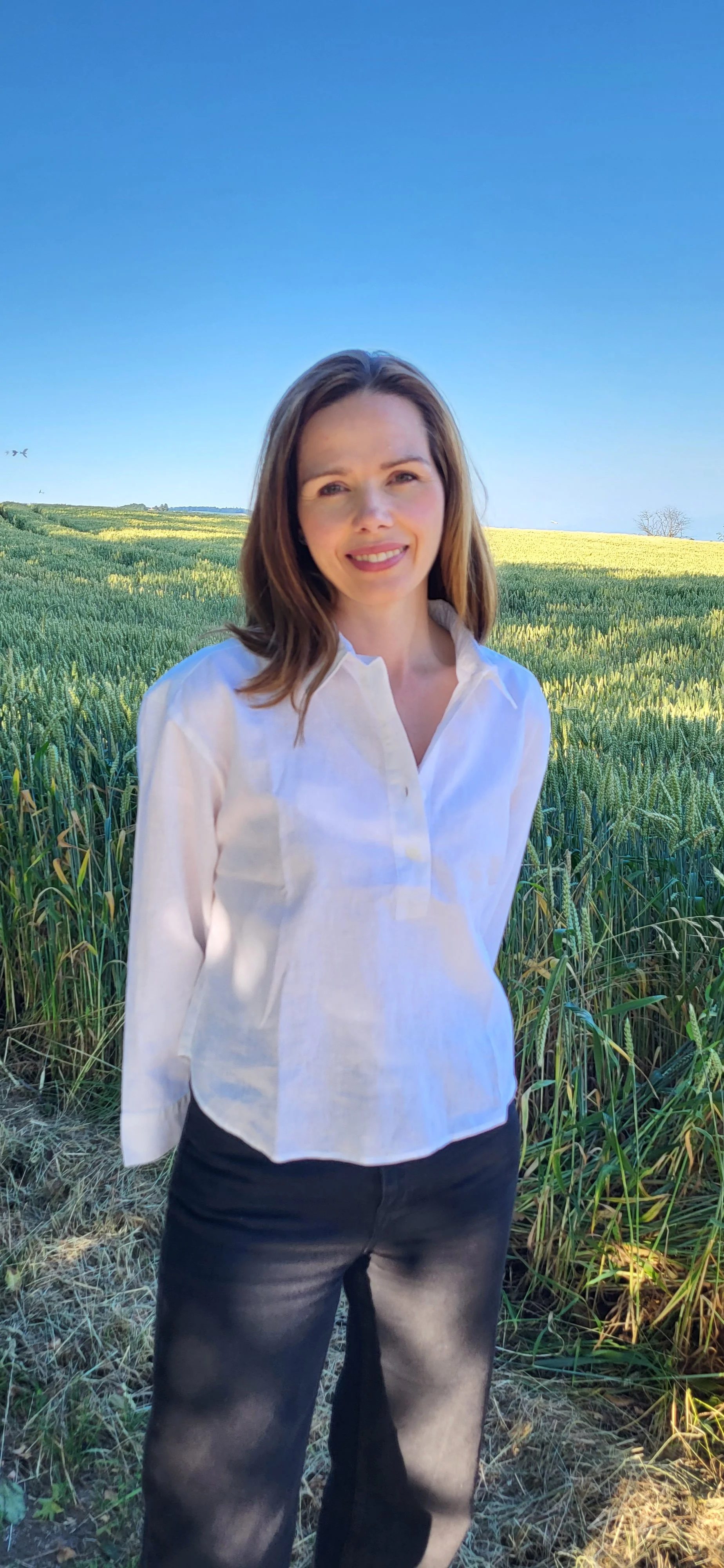 A counsellor introducing herself with a warm smile.