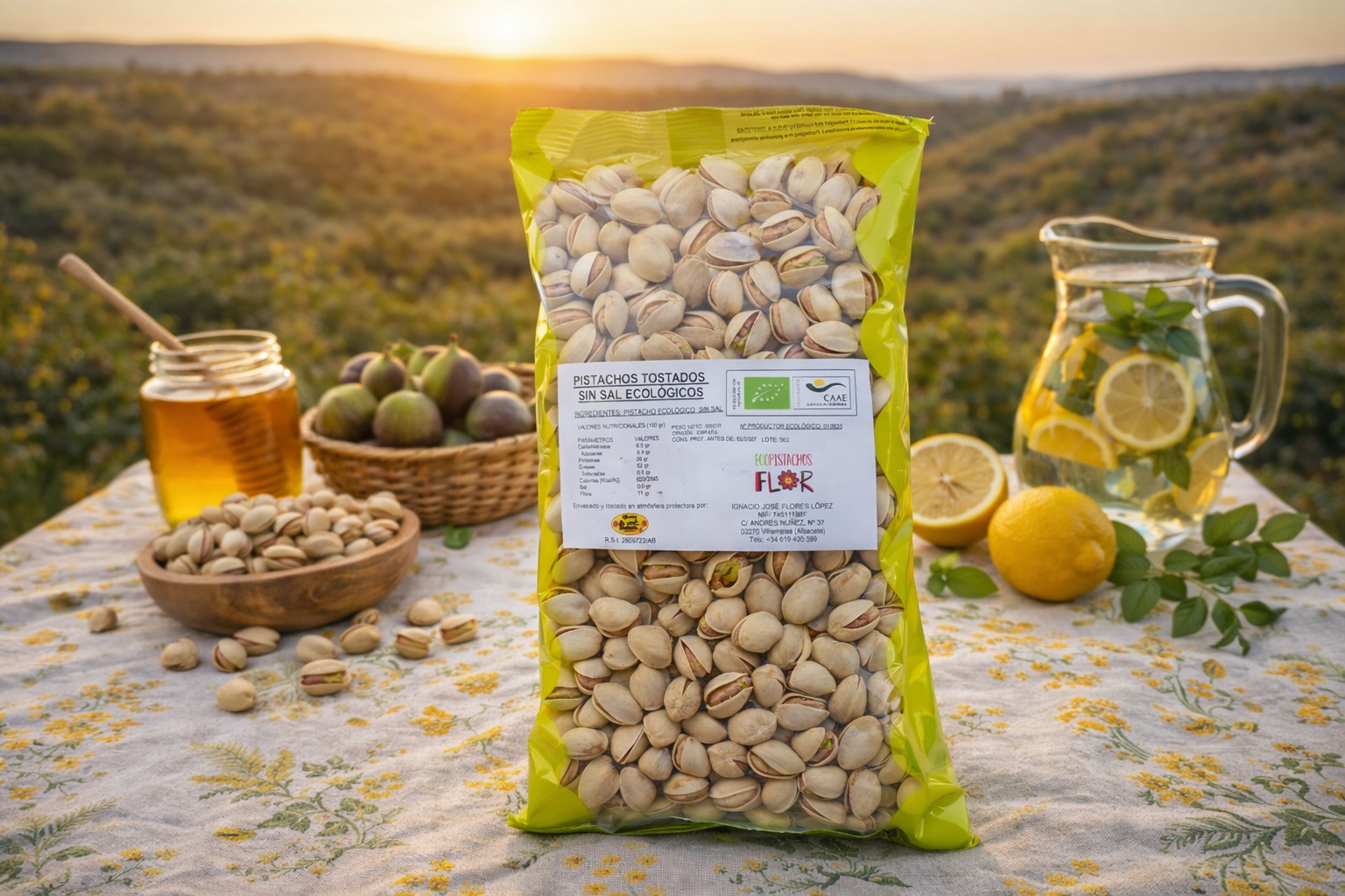 Bodegón con bolsa de pistachos 500 gramos sin sal..png