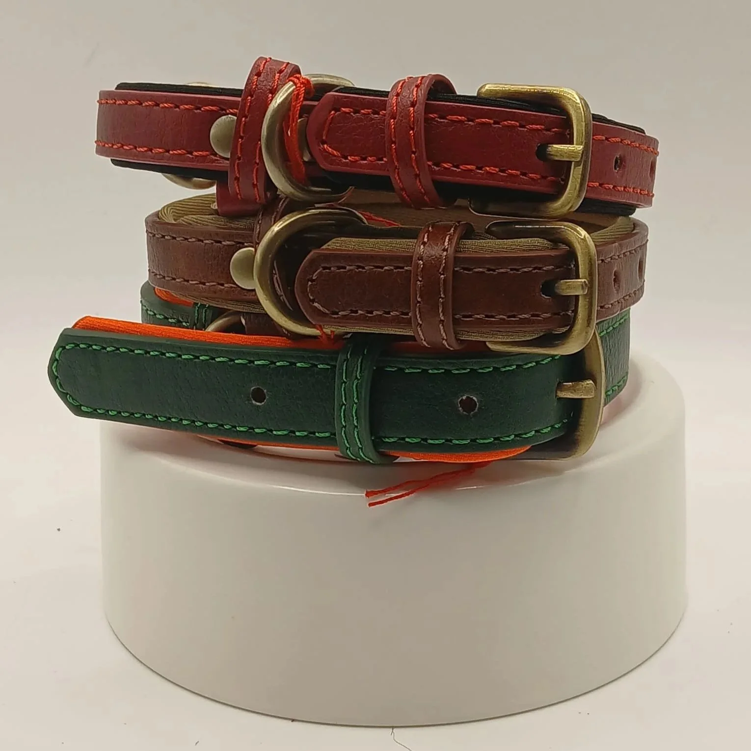 Leder Halsbänder  & Leinen