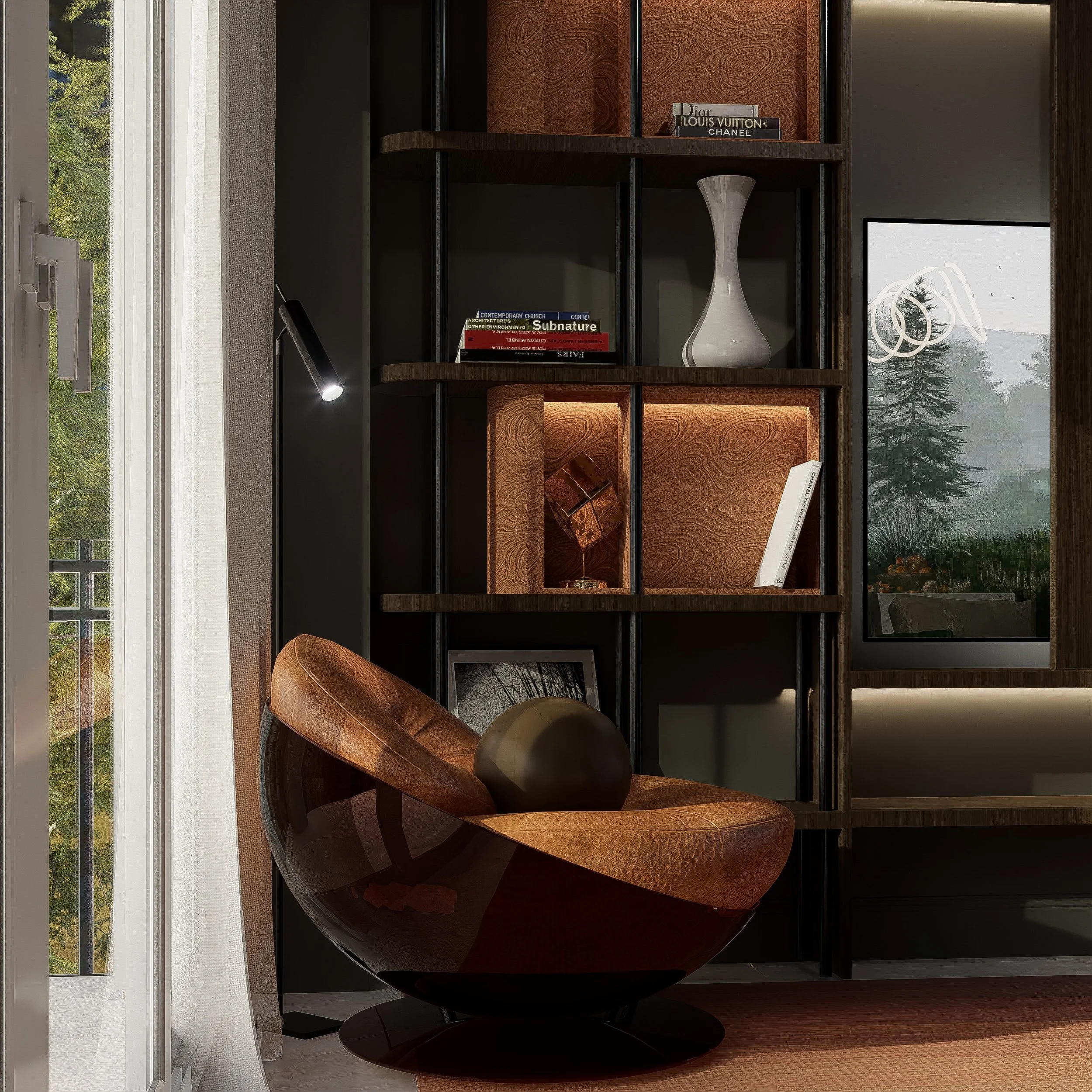 Une étagère en bois sombre avec des livres et une grande vase blanche de forme torsadée, avec une fenêtre à gauche laissant entrer de la lumière, et une vue de la nature à l'extérieur.