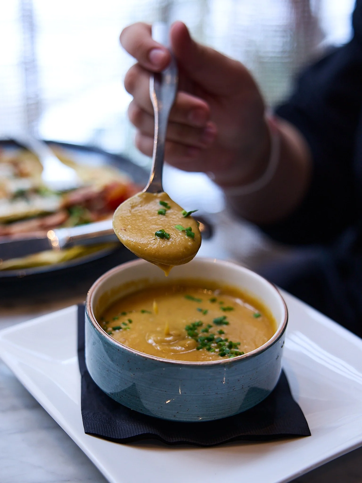 Vincent, A Social 05.jpg