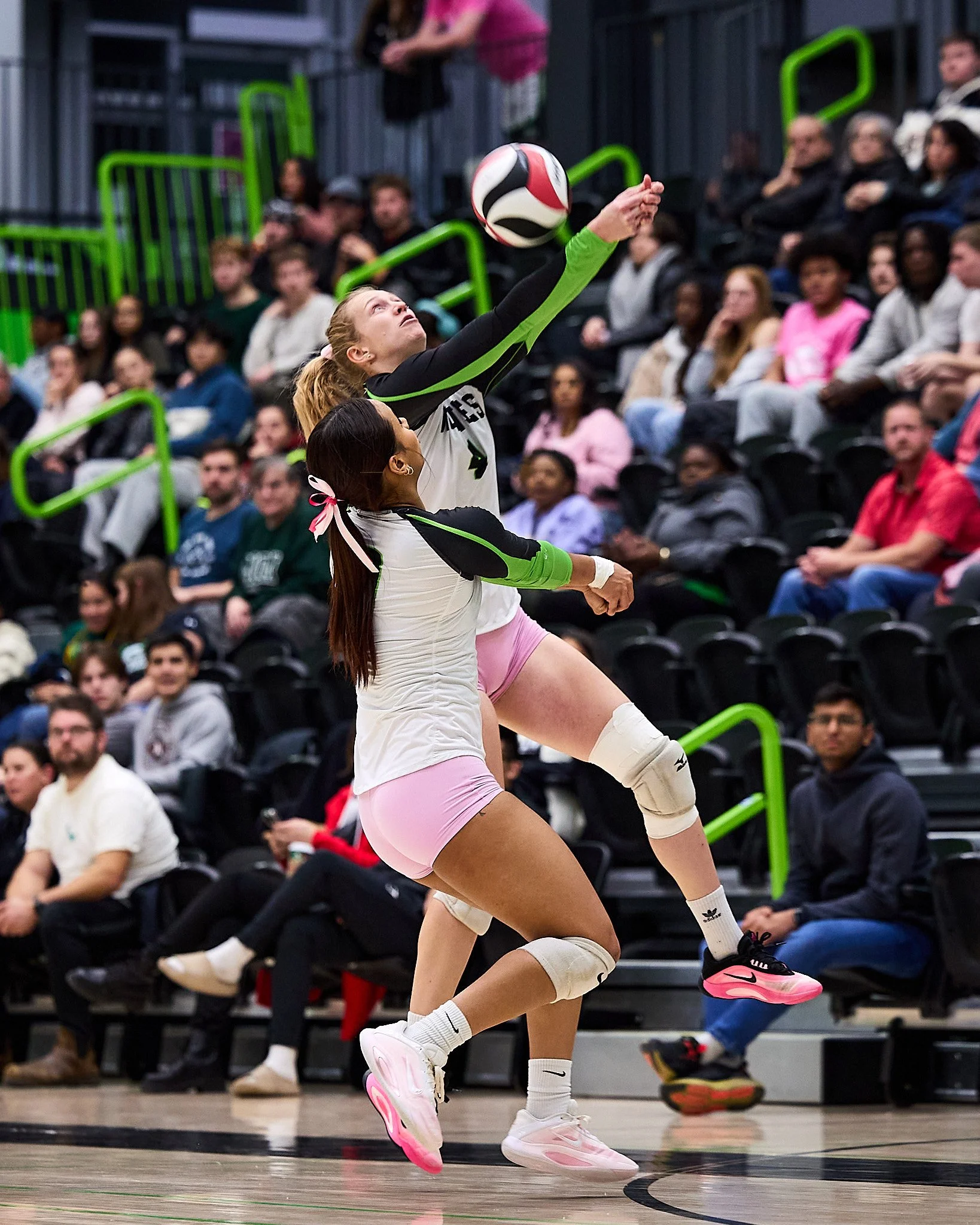 Vincent, A 2025 11 22 Women's Volleyball 060.jpg