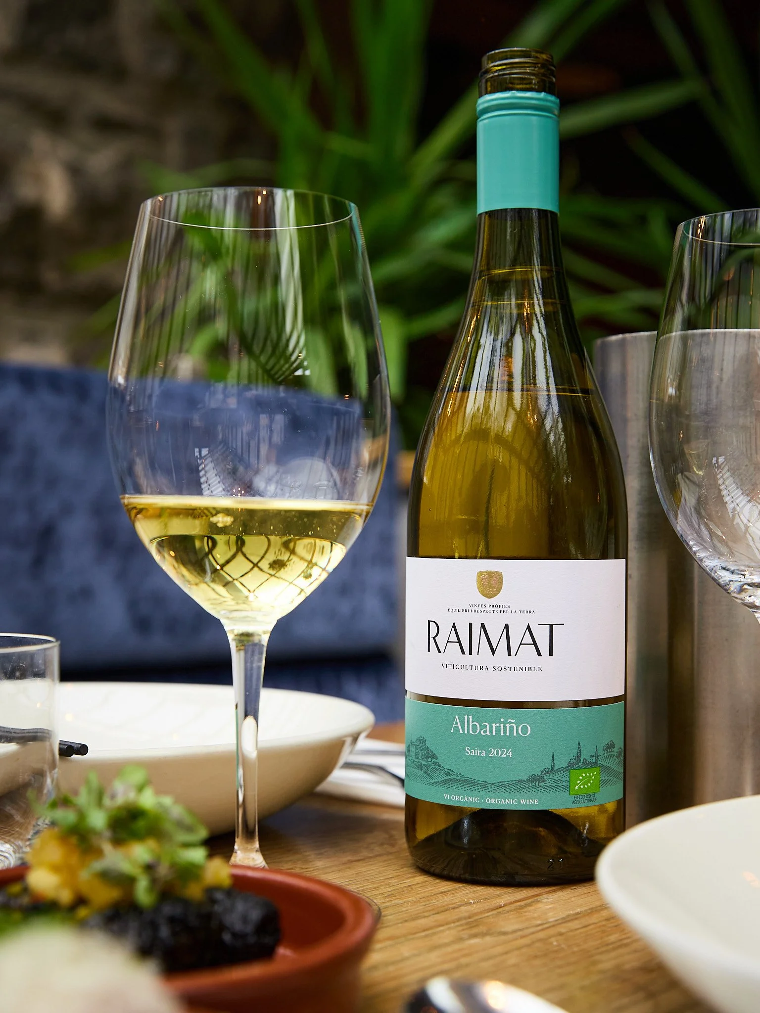 Vincent, A Sidedoor 07.jpg